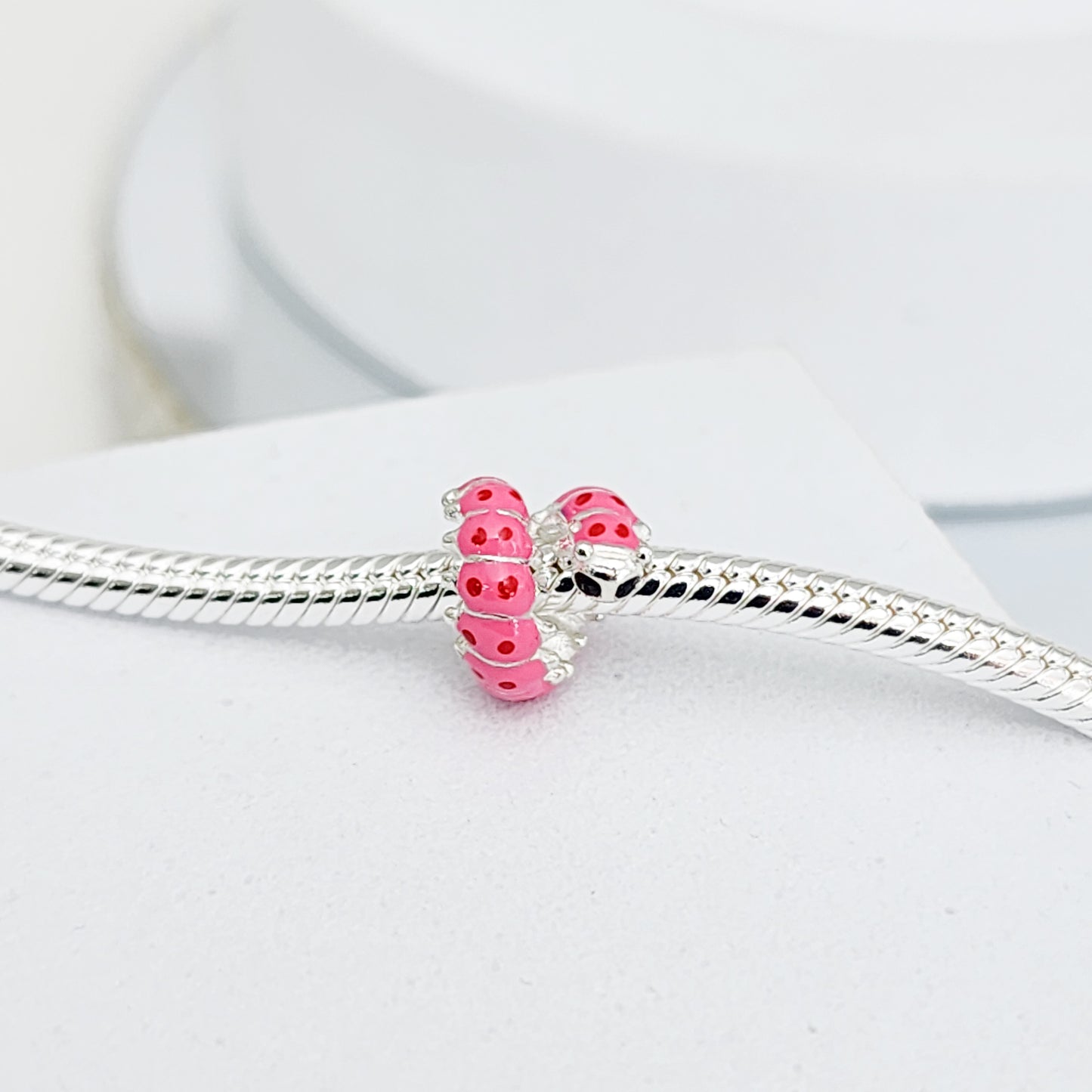 Charm gusano