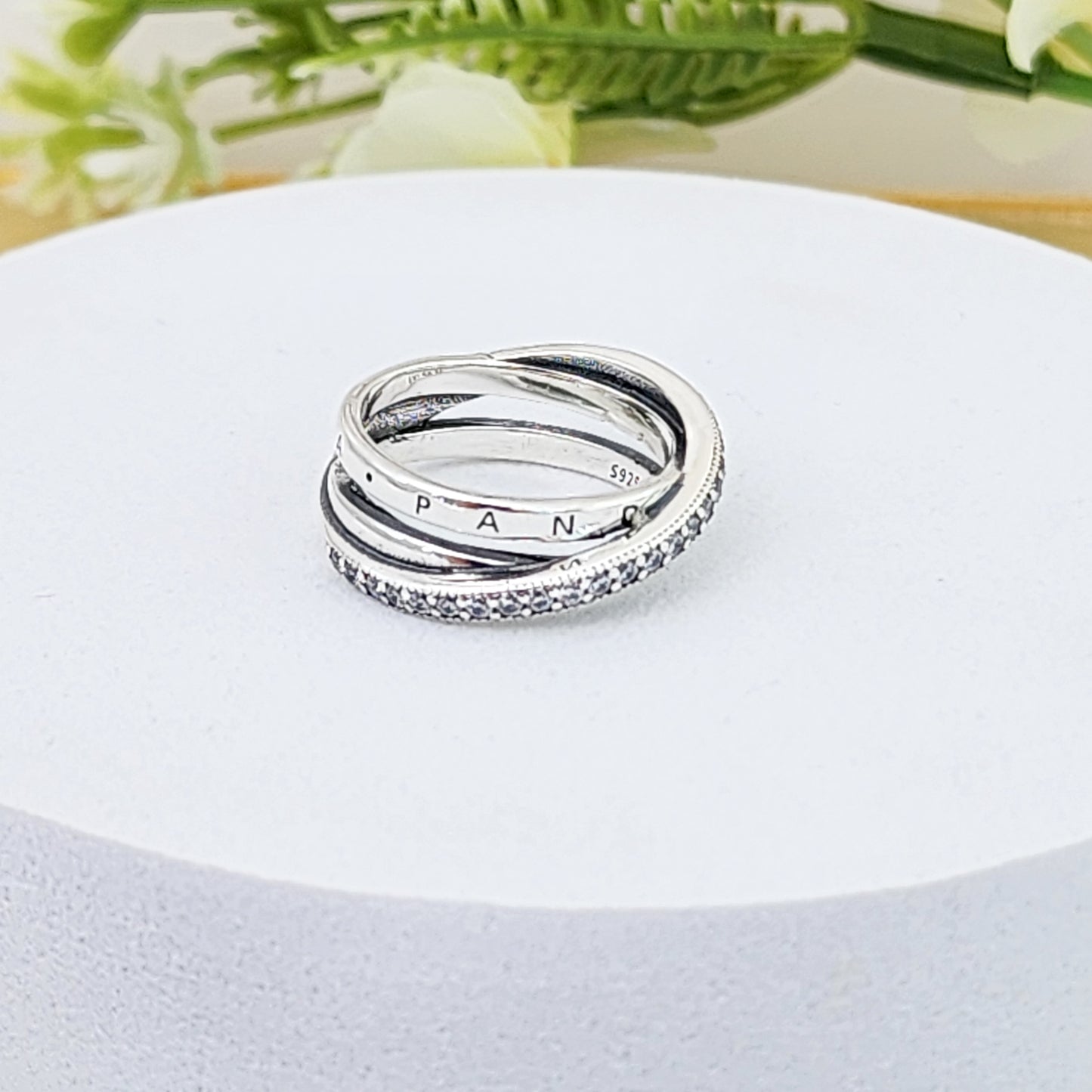 Anillo cruzado