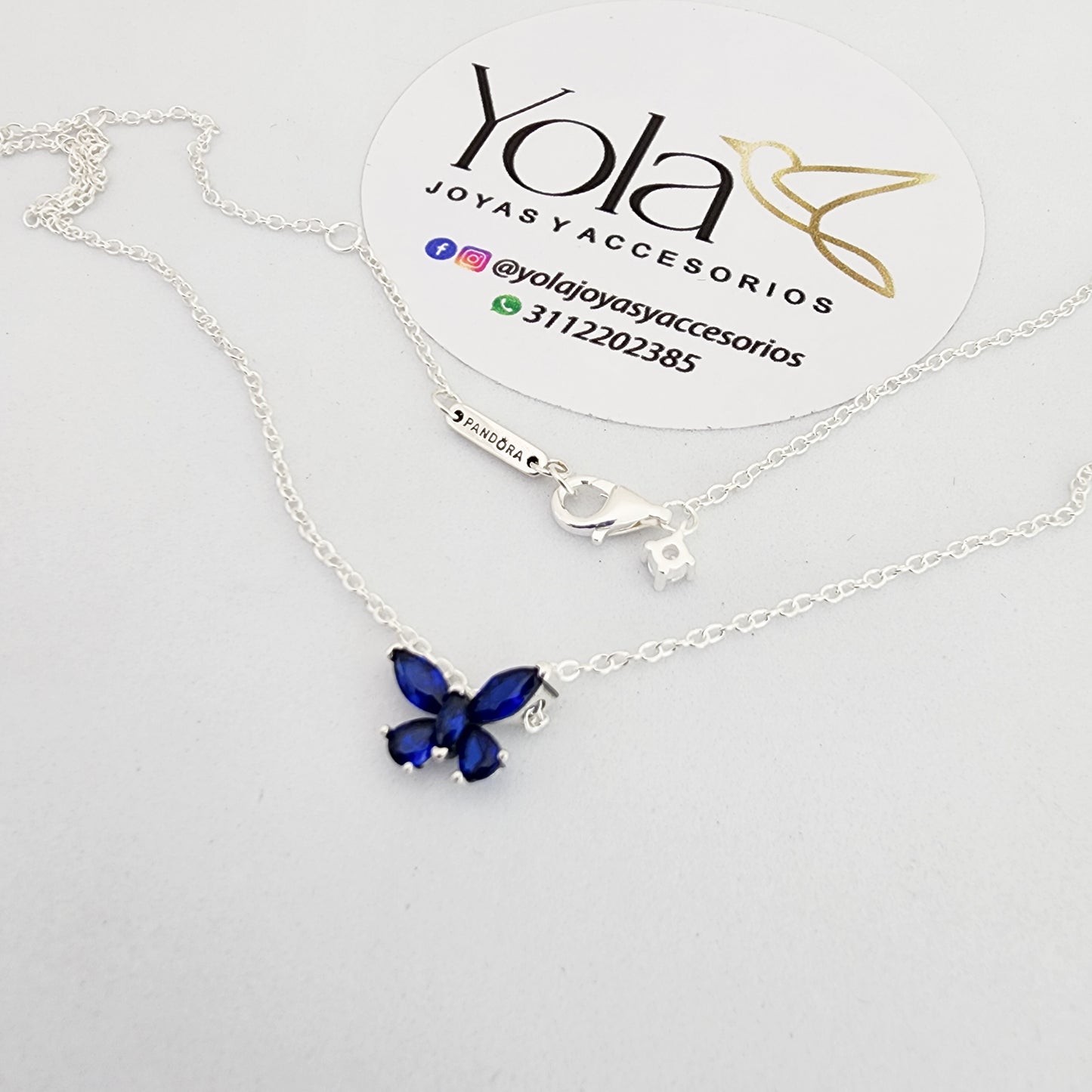 Collar mariposa