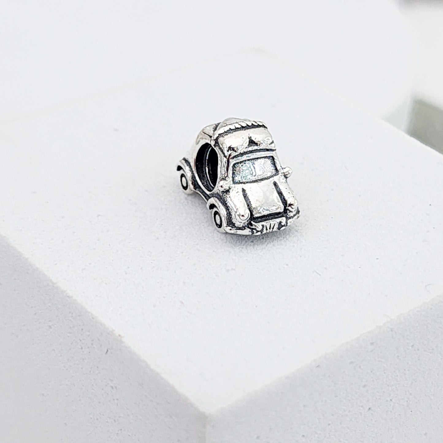 Charm Carro
