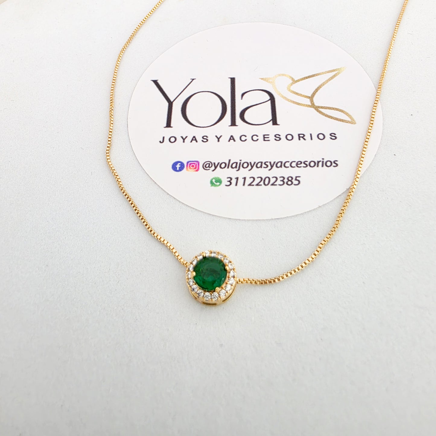 collar verde
