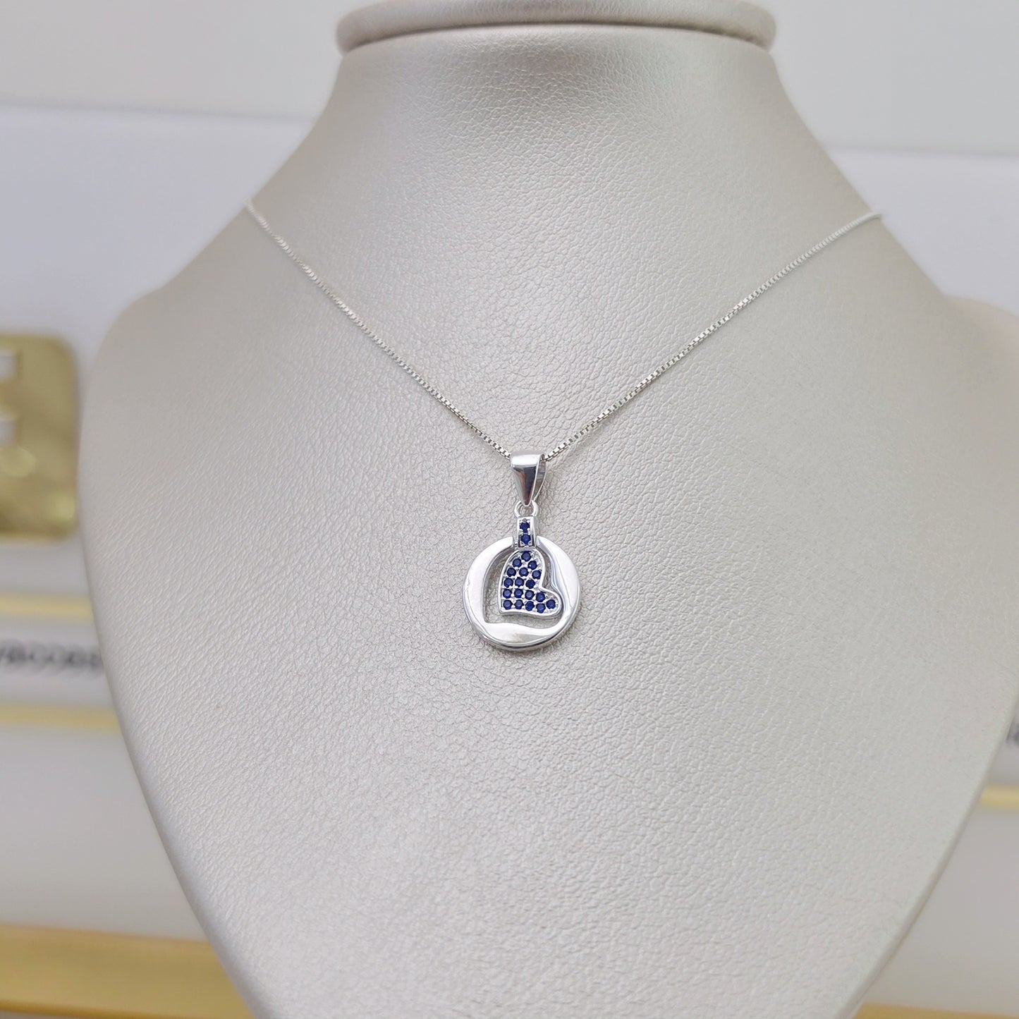 Collar corazon azul