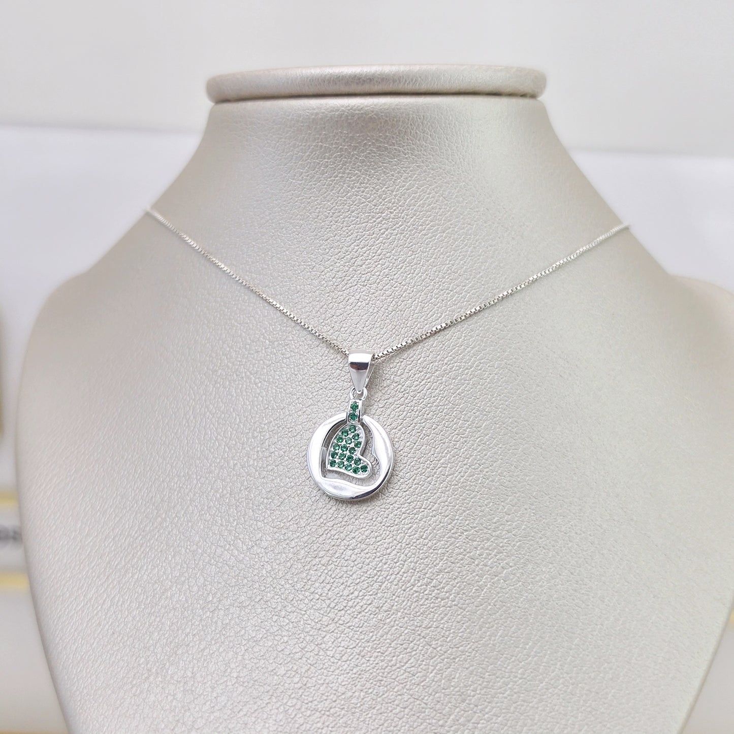 Collar corazon verde