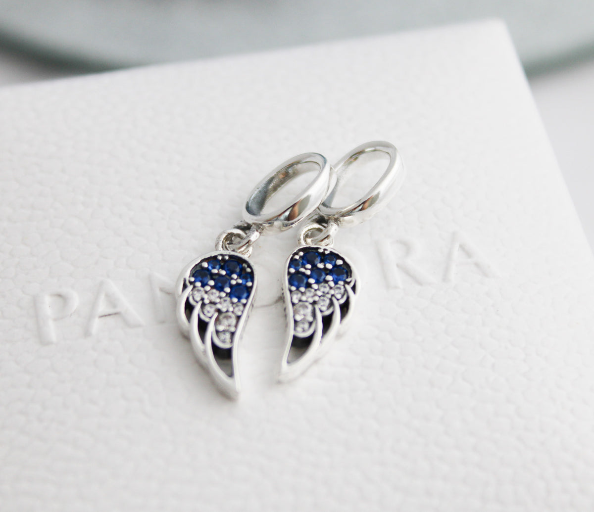 Charm Alas Azul