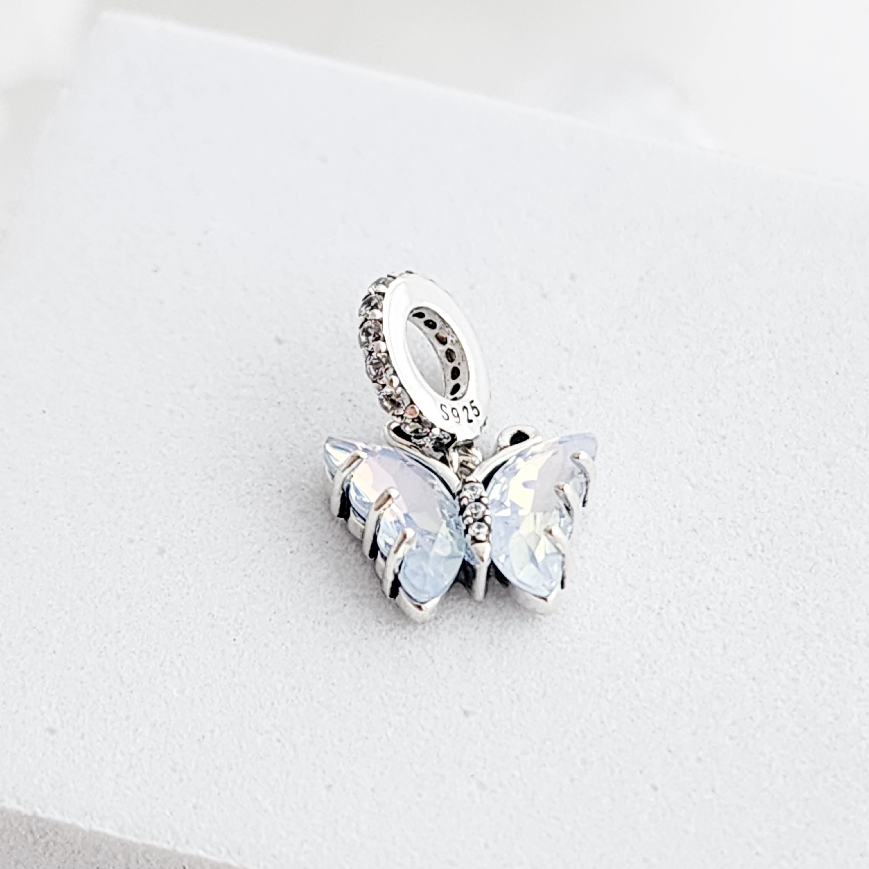 Charm mariposa