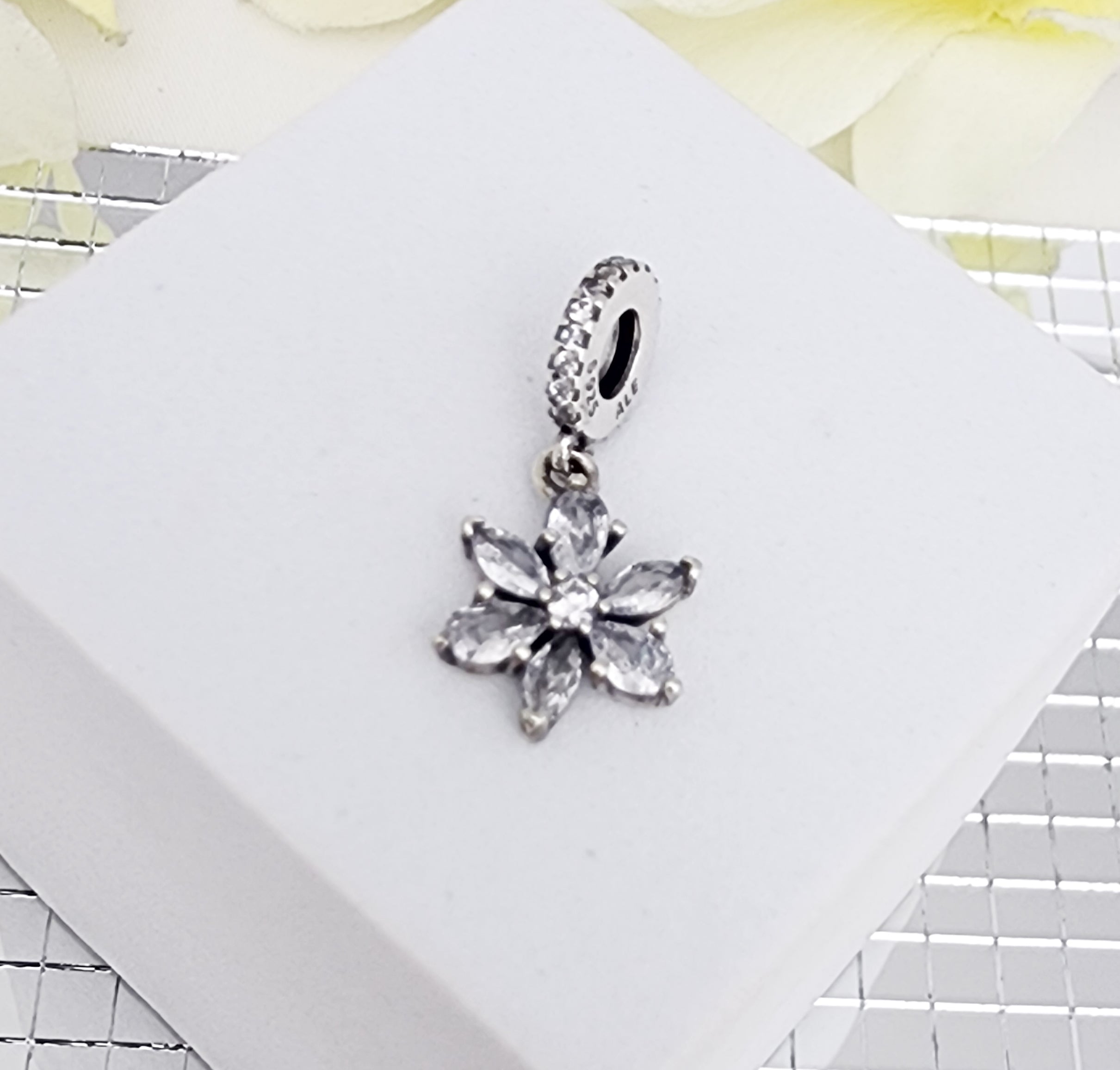 Charm flor cristal