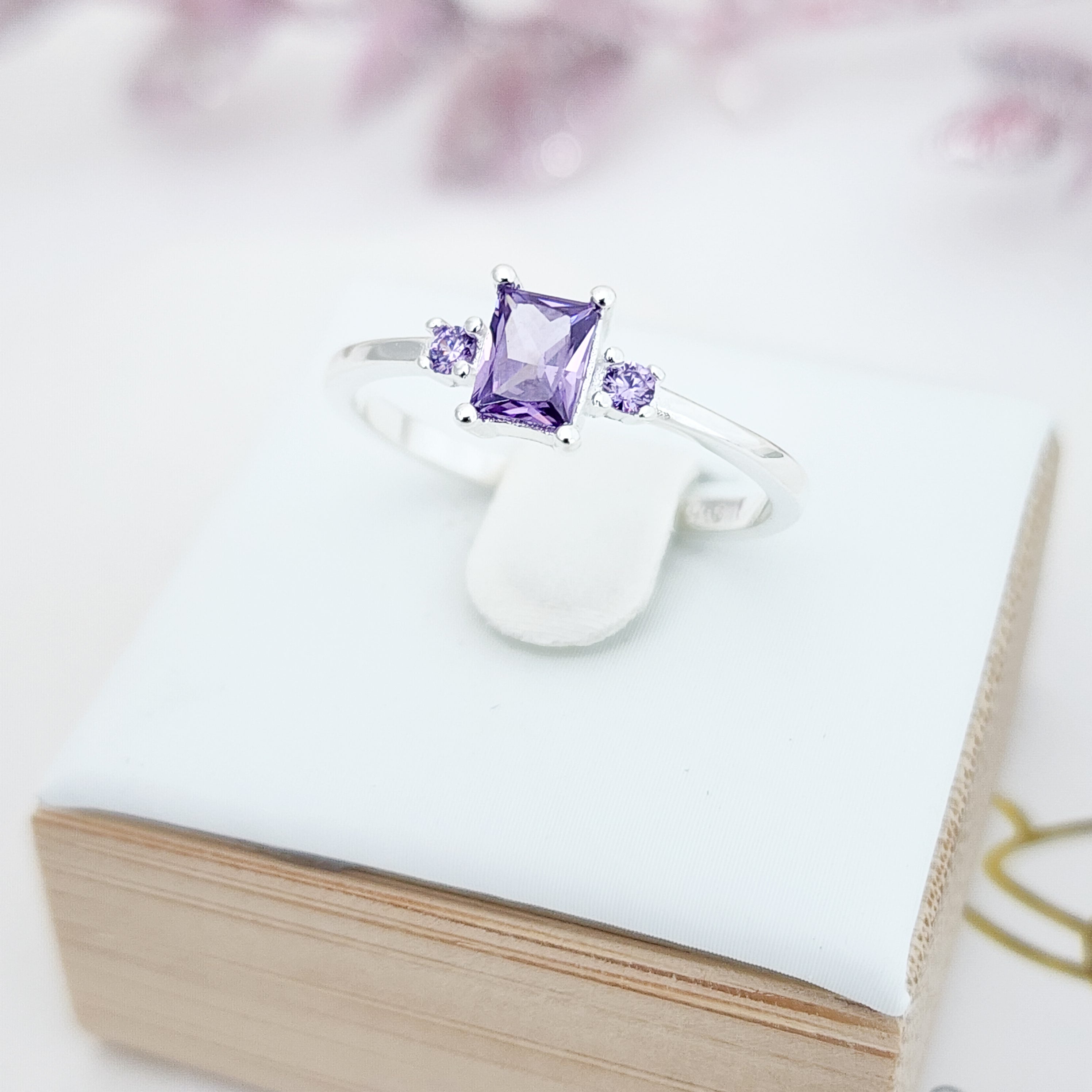 Anillo cristal morado