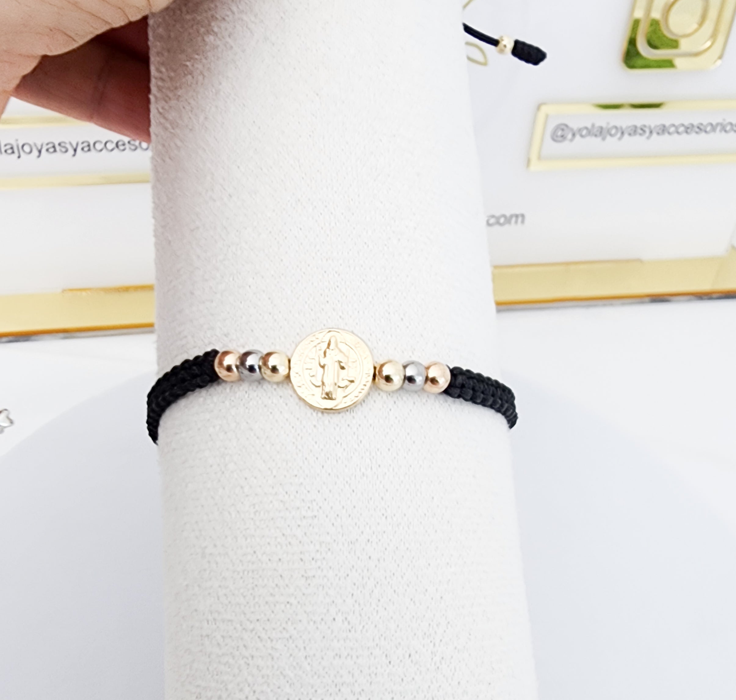 Pulsera Tejida San Benito Oro Laminado