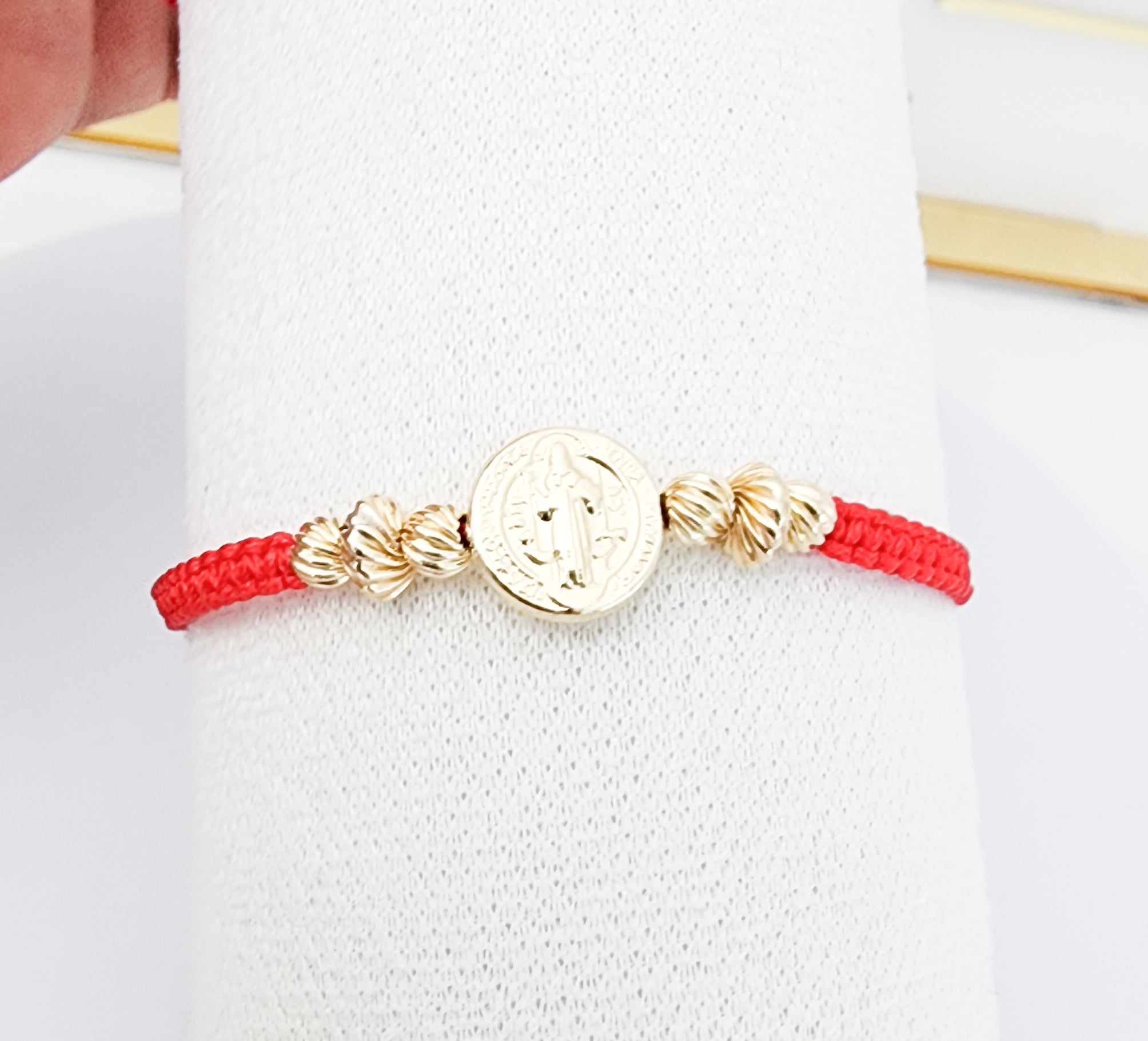 Pulsera Tejida San Benito Oro Laminado