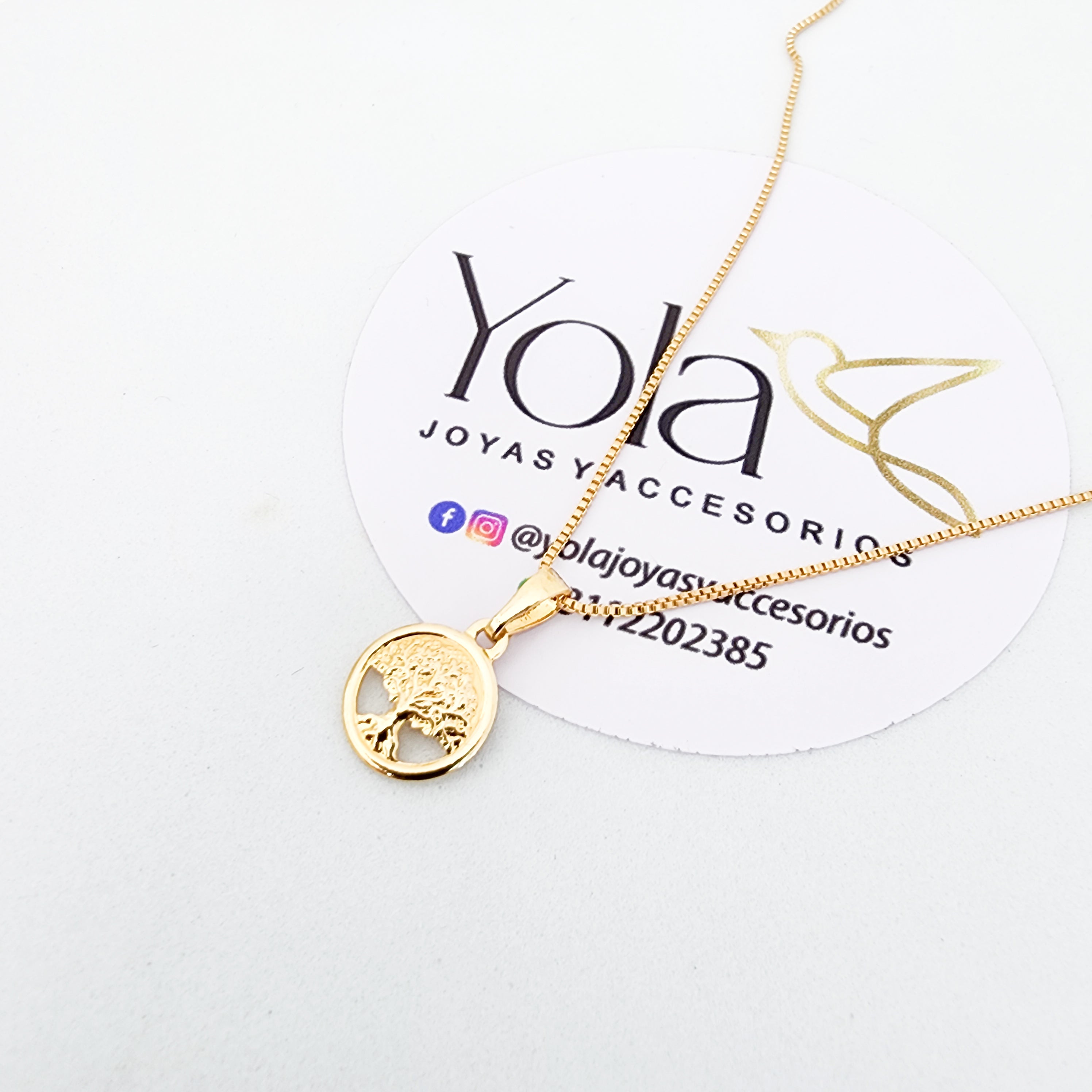 Collar oro laminado arbol familia