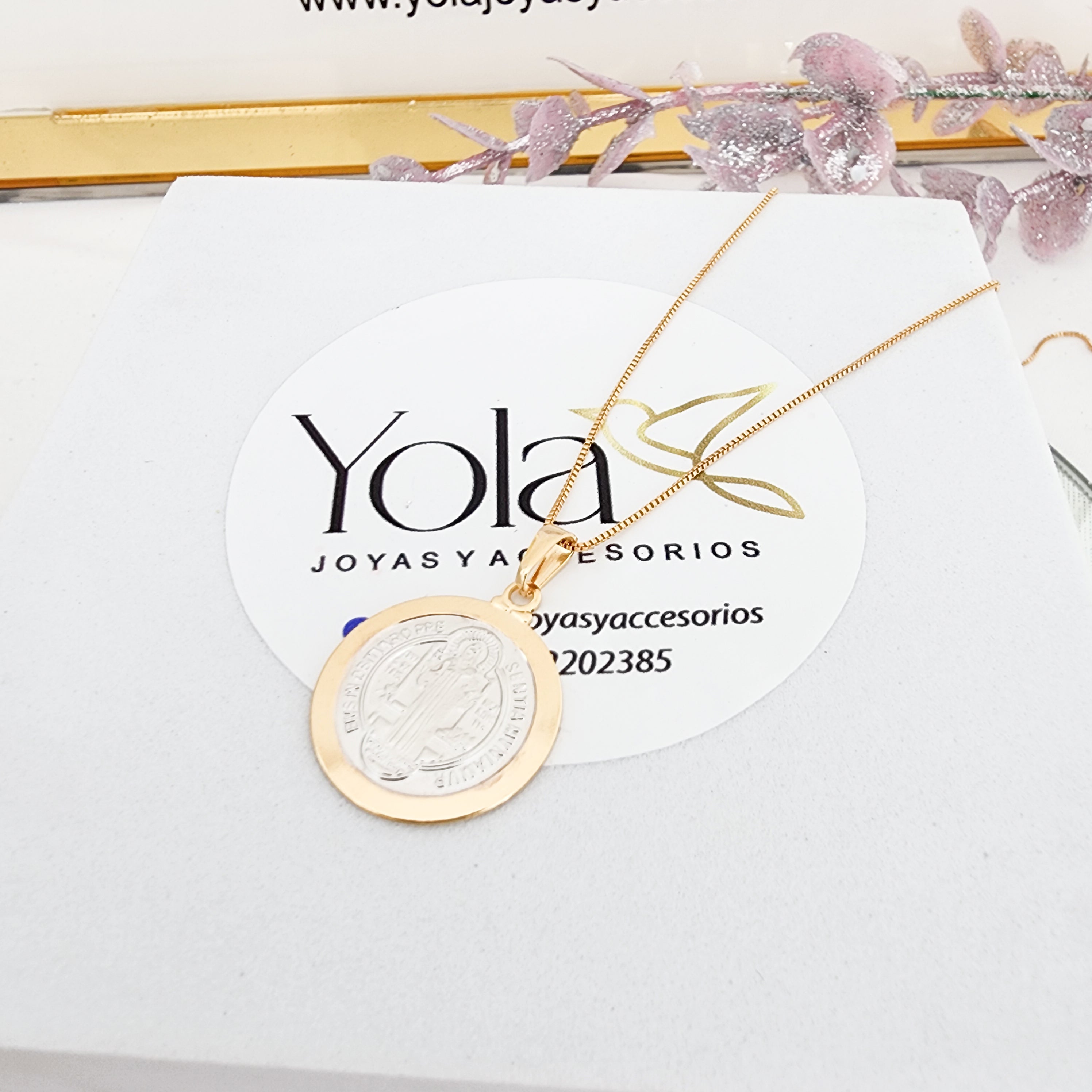 Collar oro laminado San benito