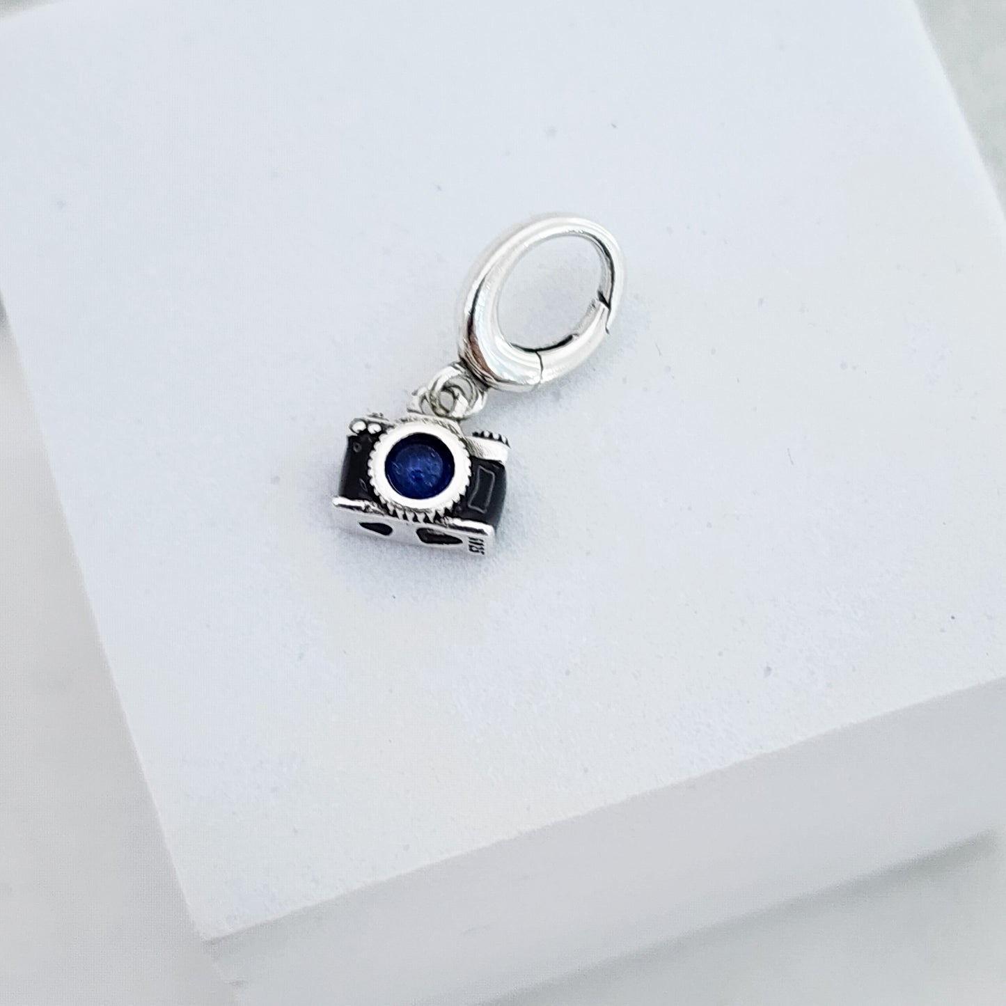 Charm camara
