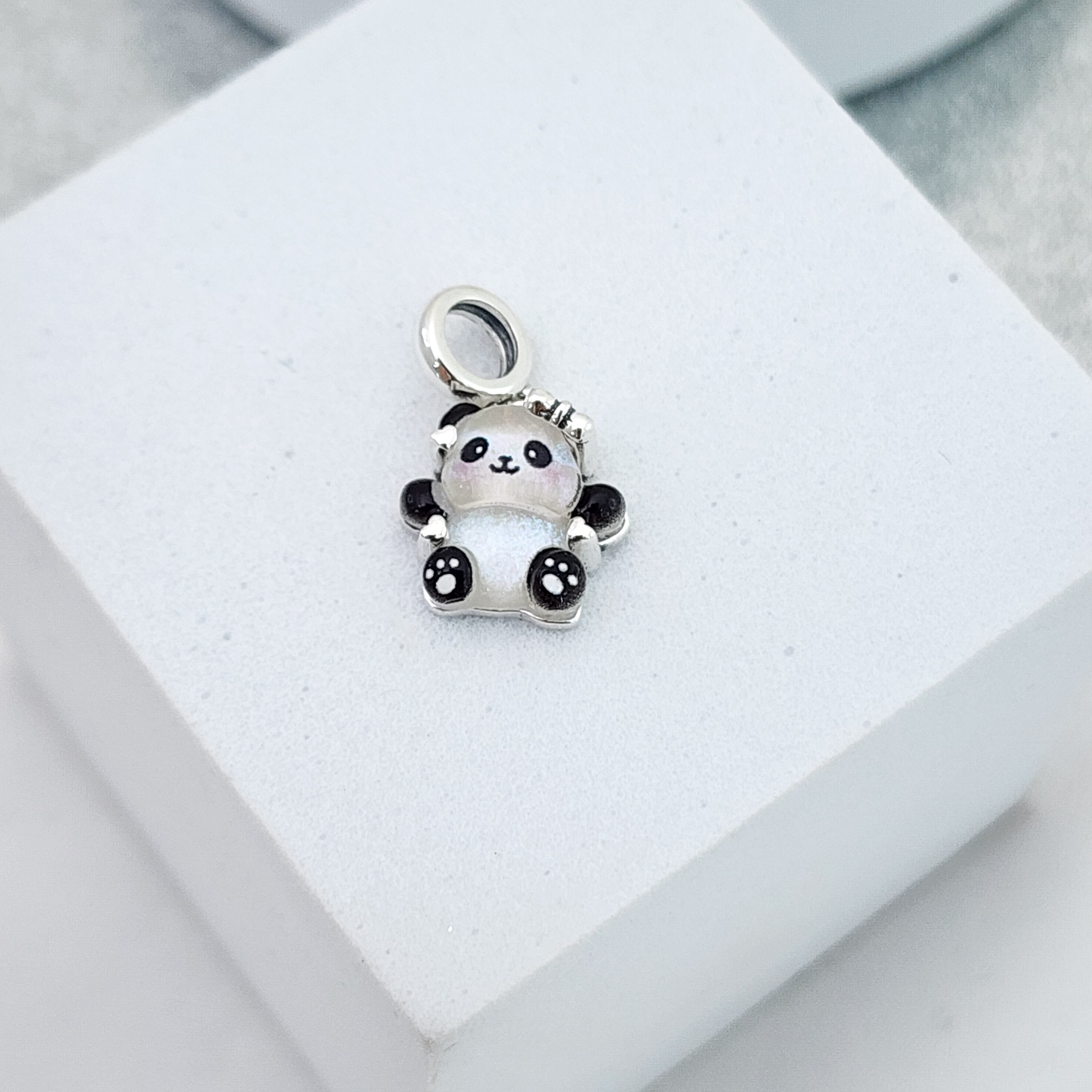 Charm oso panda