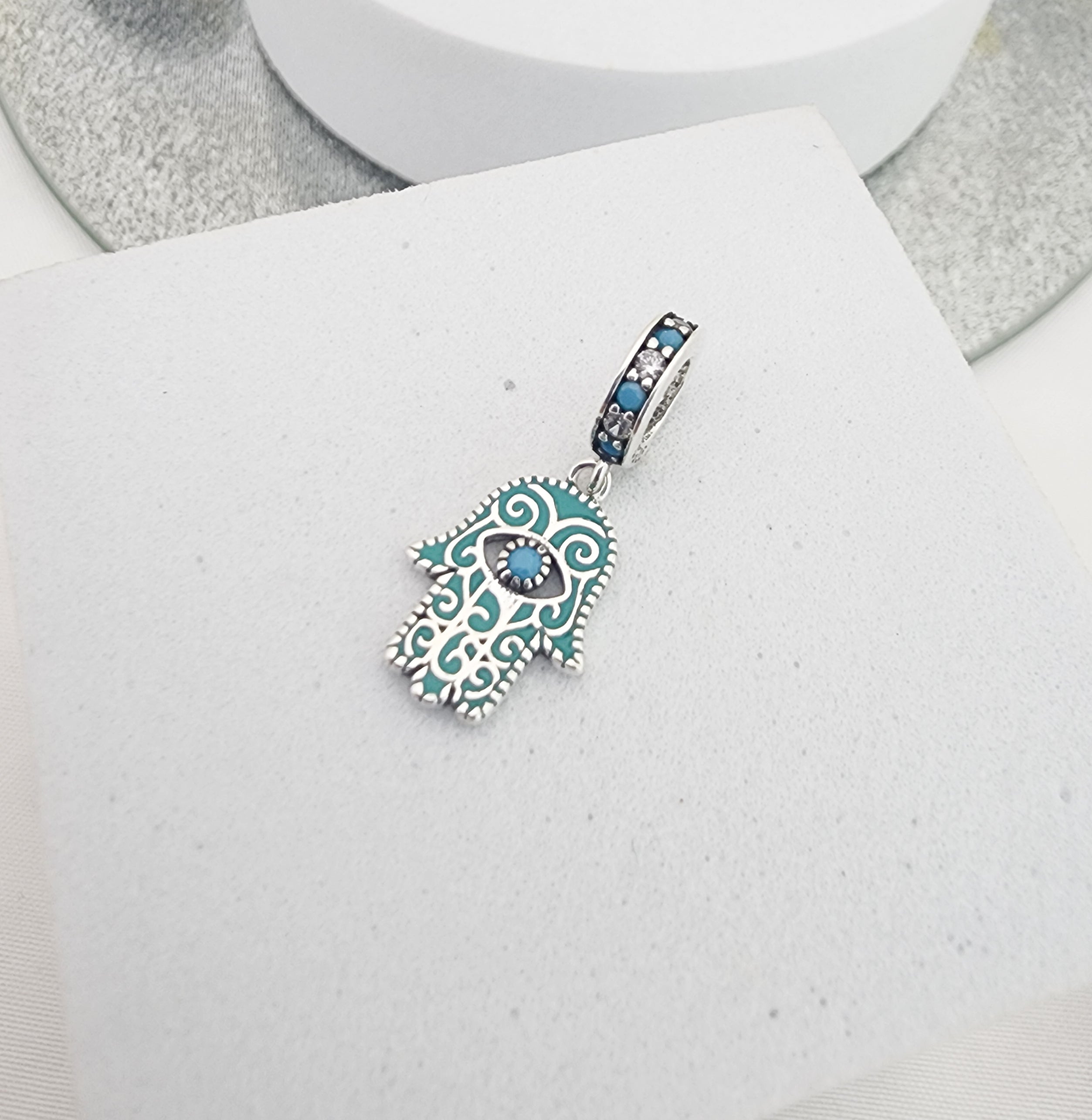 Charm mano