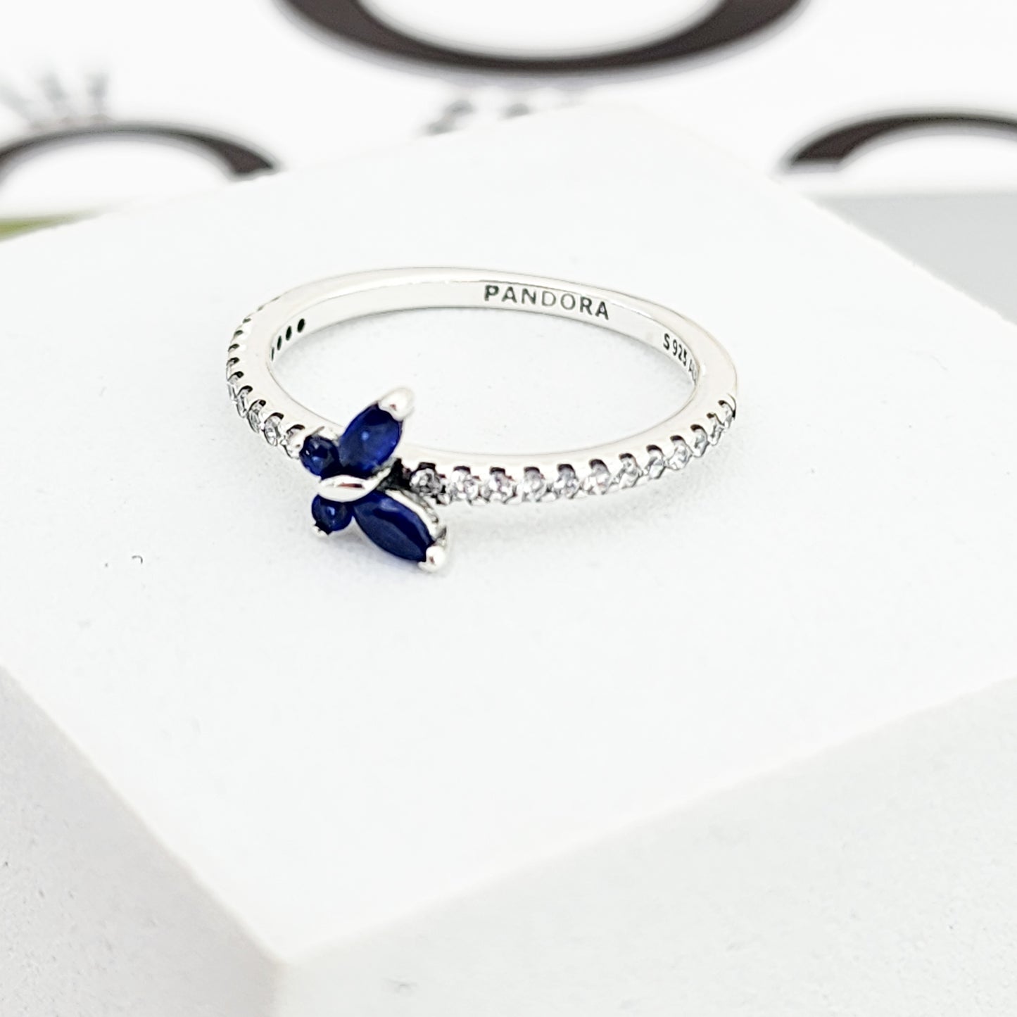 Anillo mariposa azul