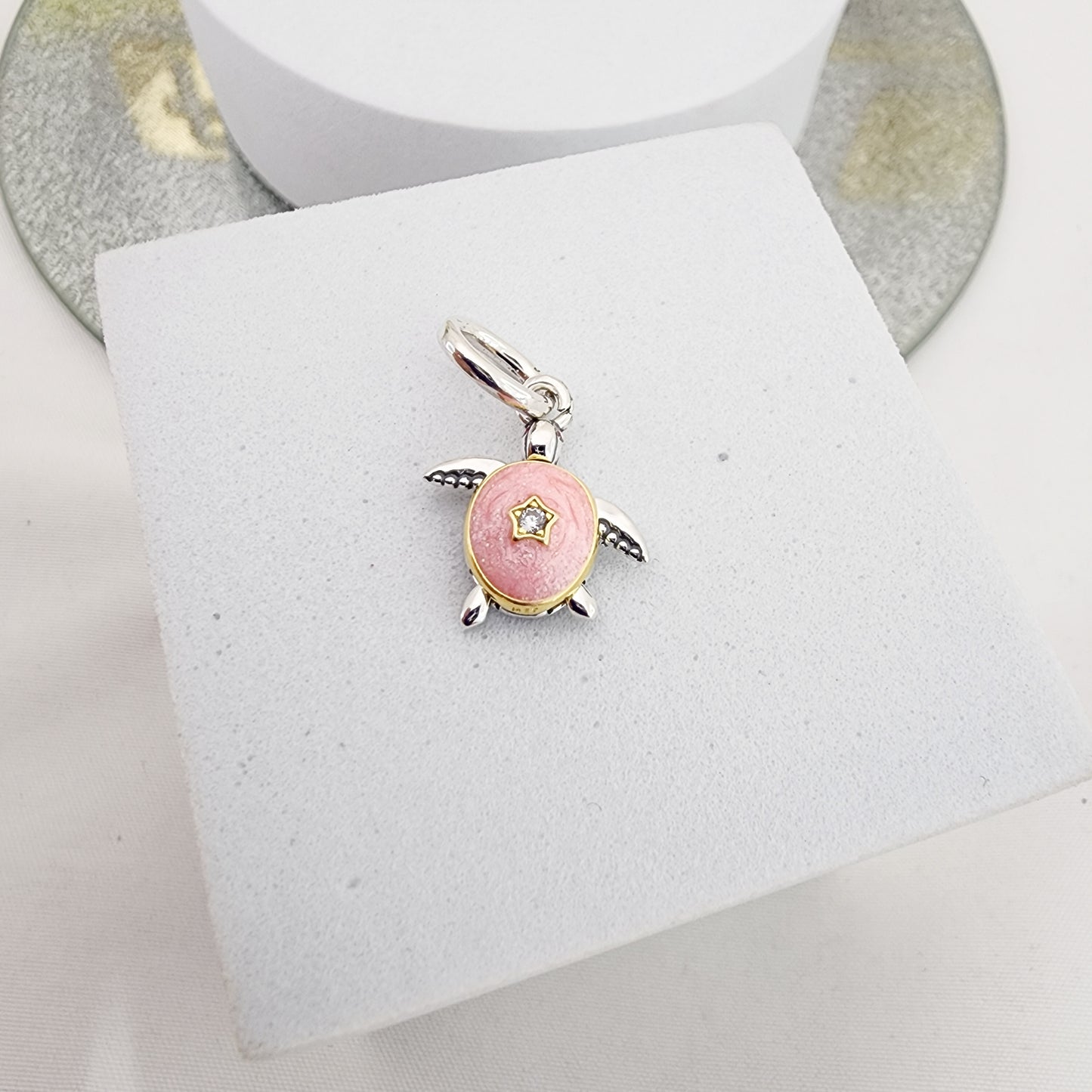Charm Tortuga rosa
