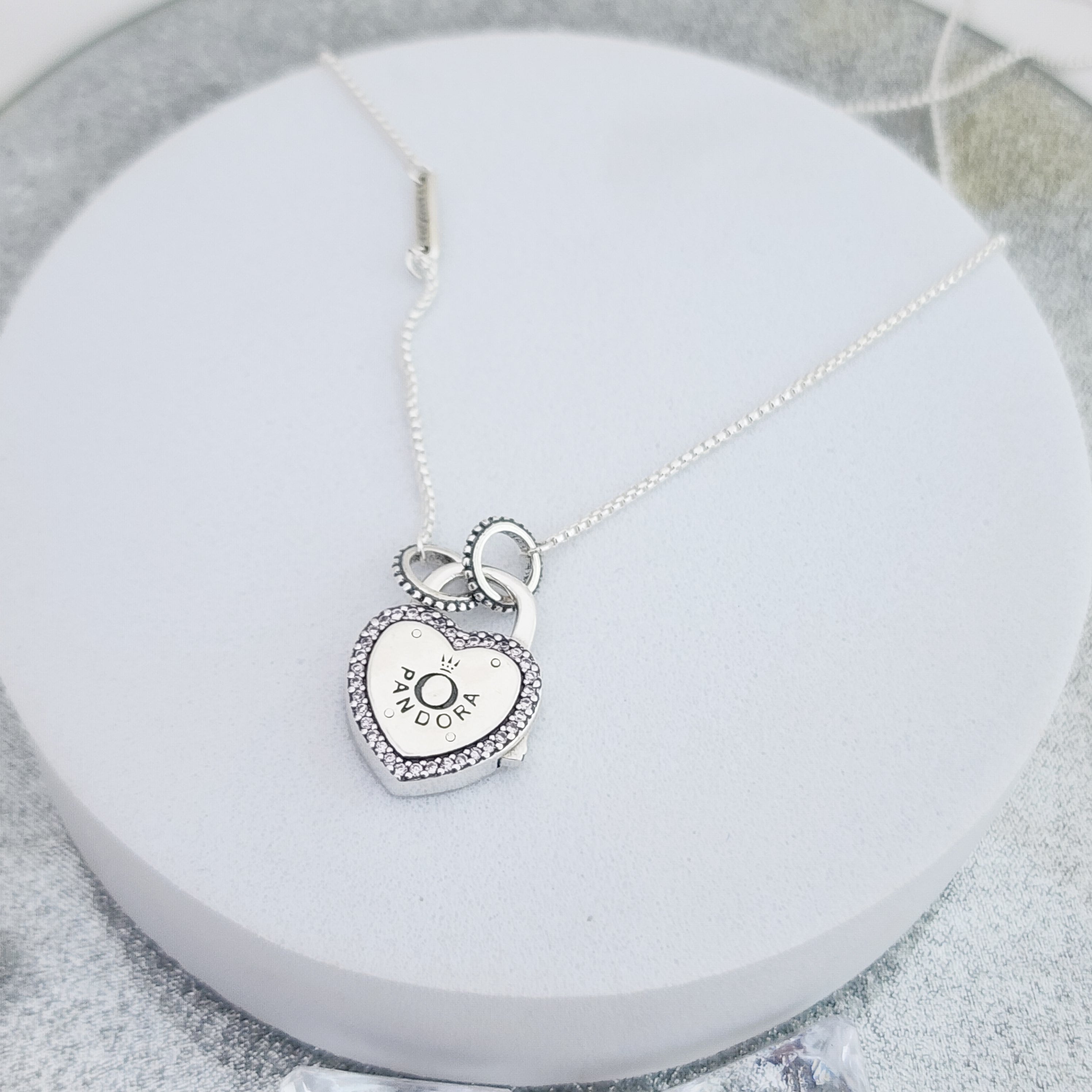 Collar corazon candado