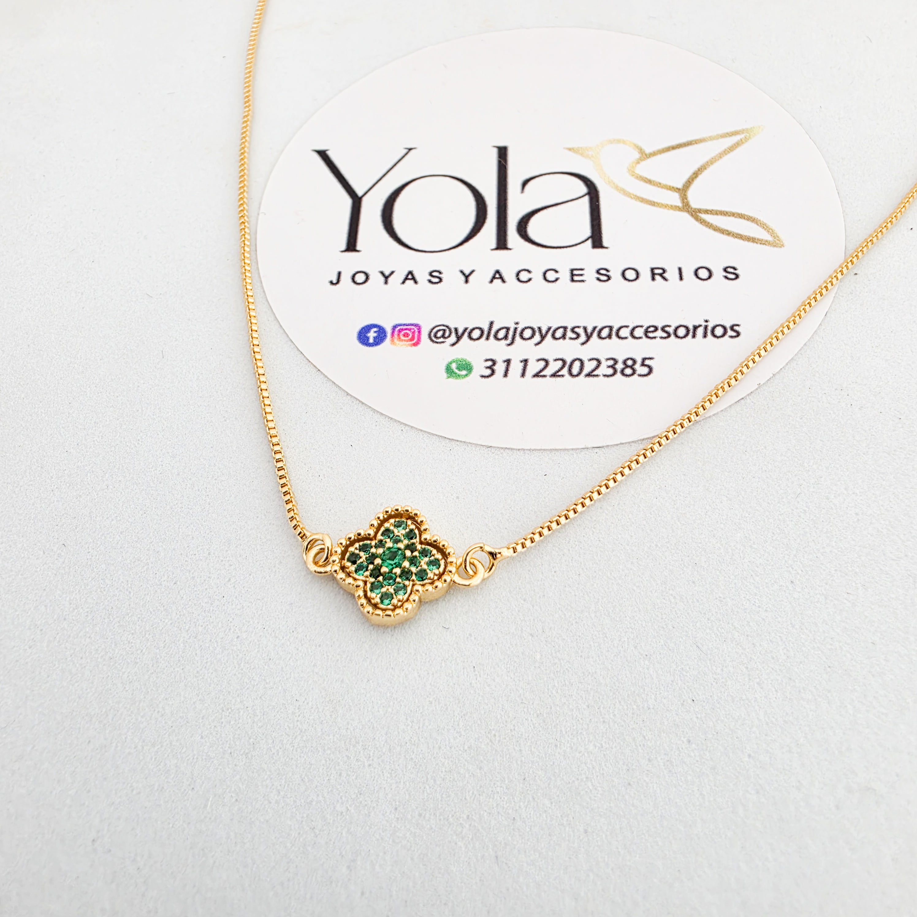 collar trebol