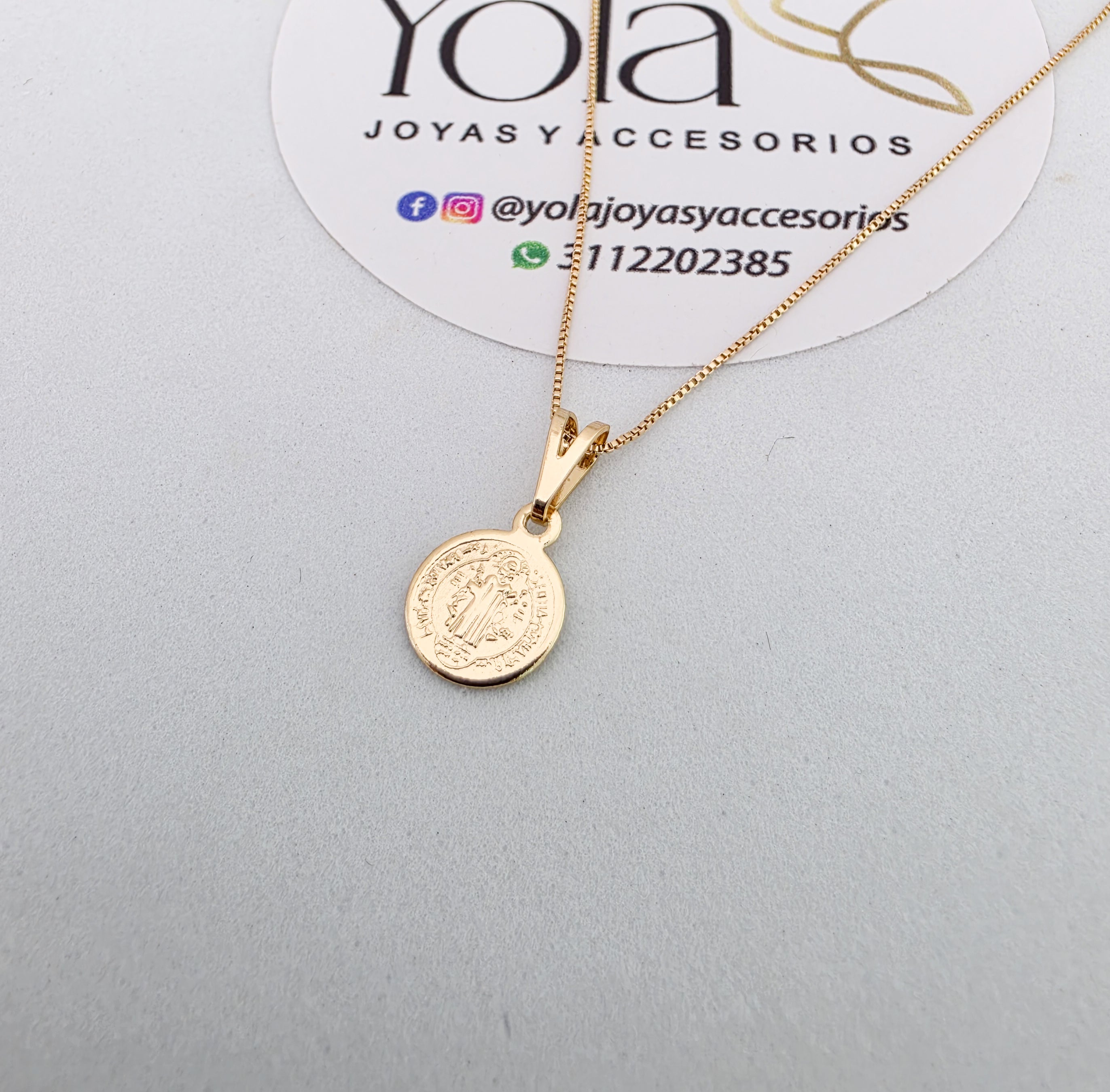Collar oro laminado San benito