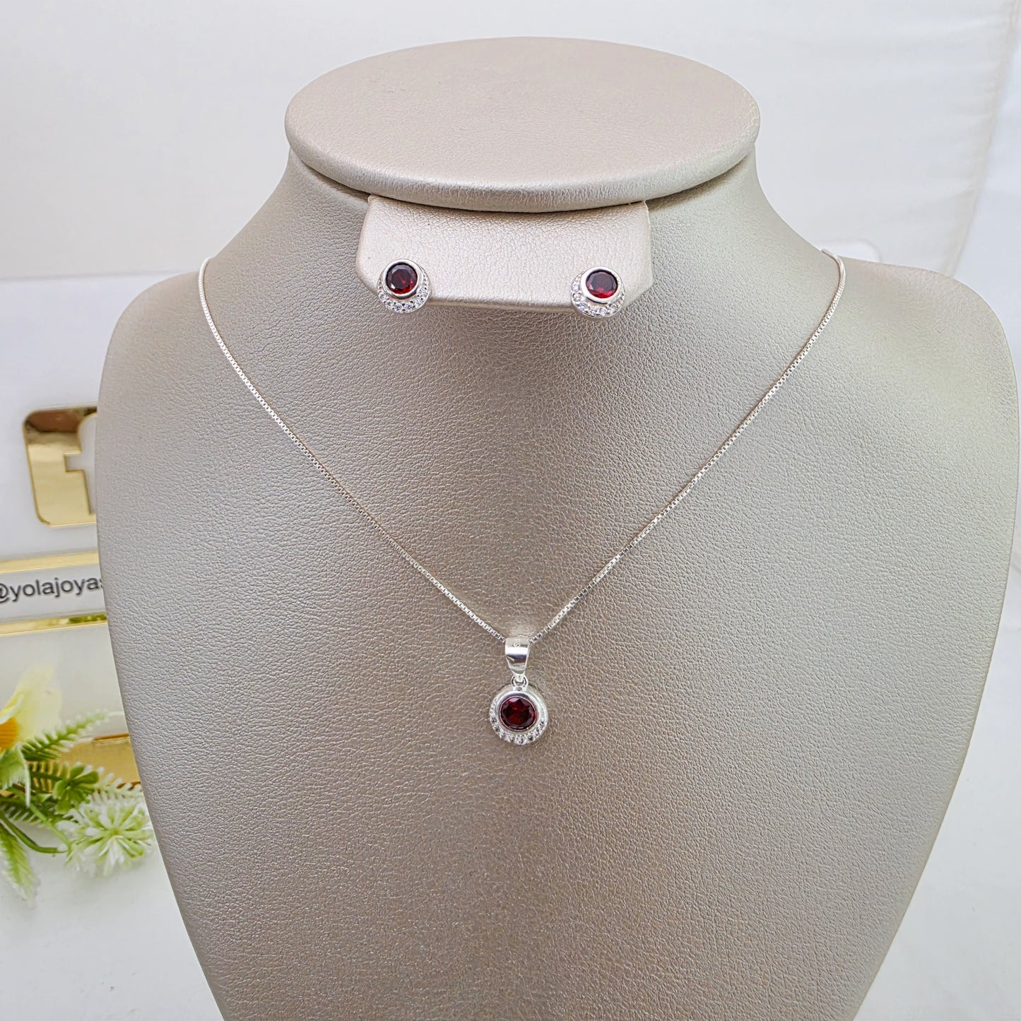 Juego Collar y Arete rojo