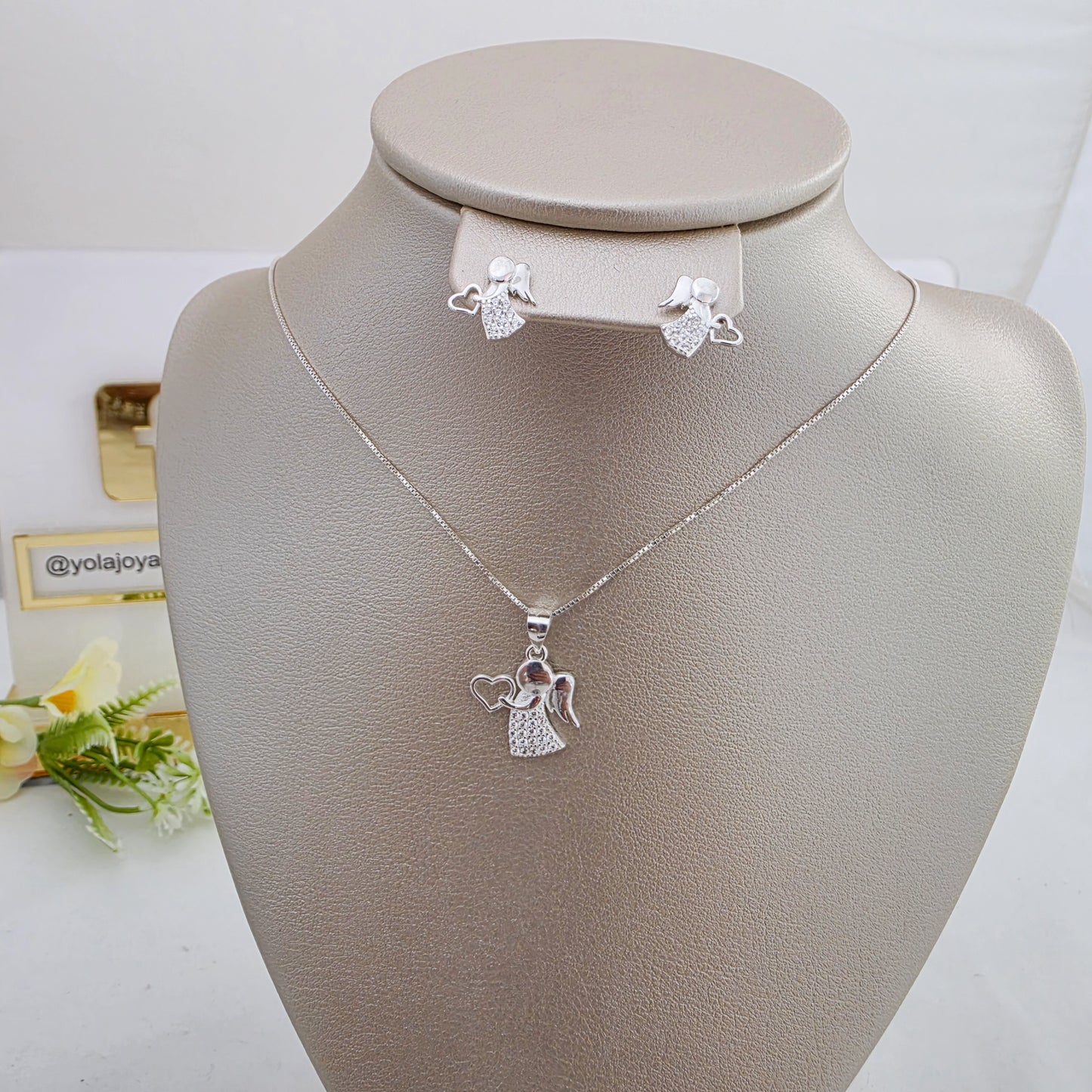 Juego Collar y Arete angel