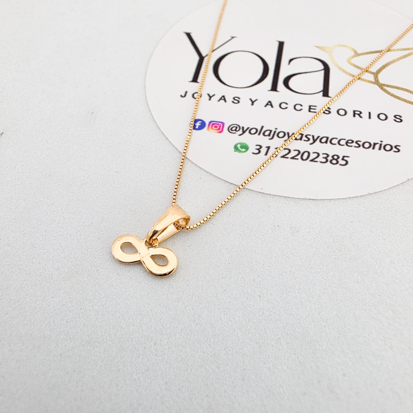 collar infinito oro laminado