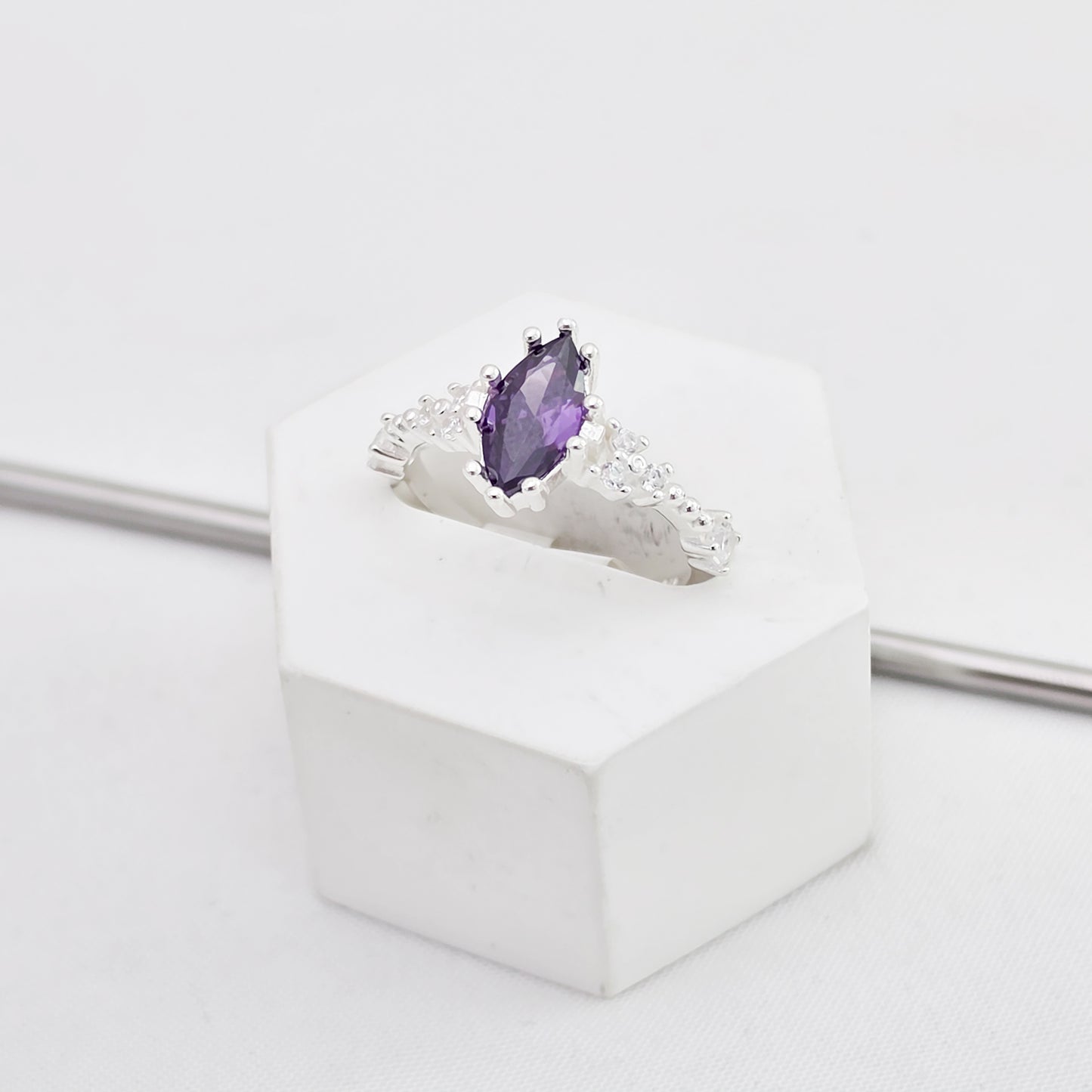 Anillo morado