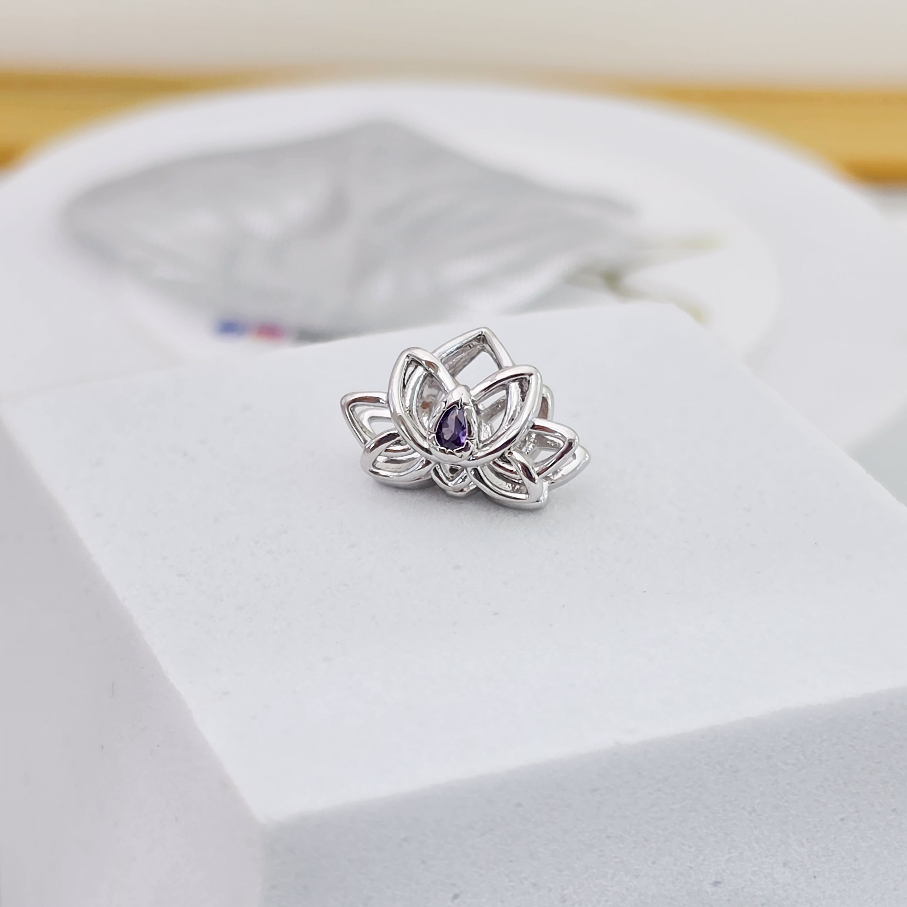 Charm flor loto
