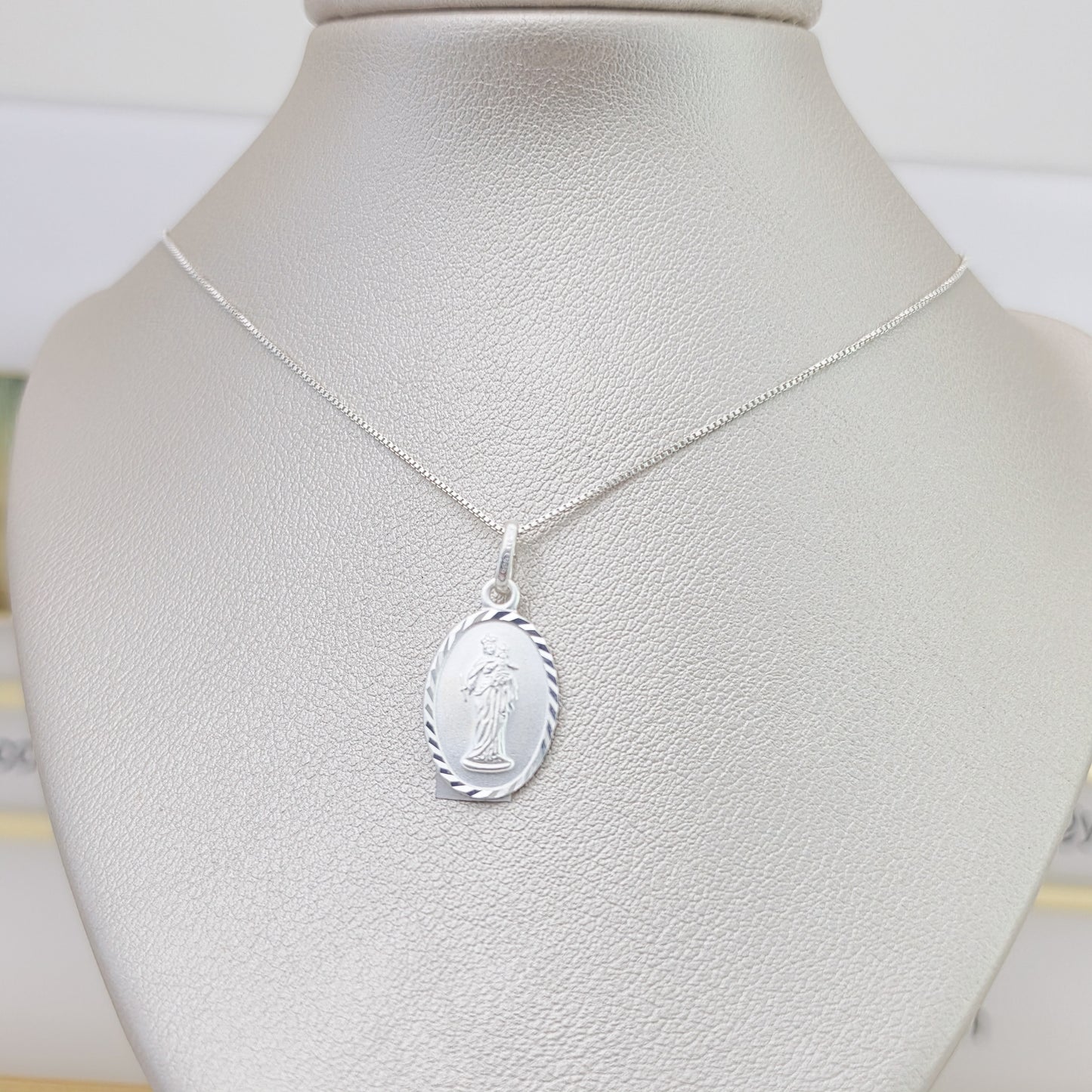 Collar virgen