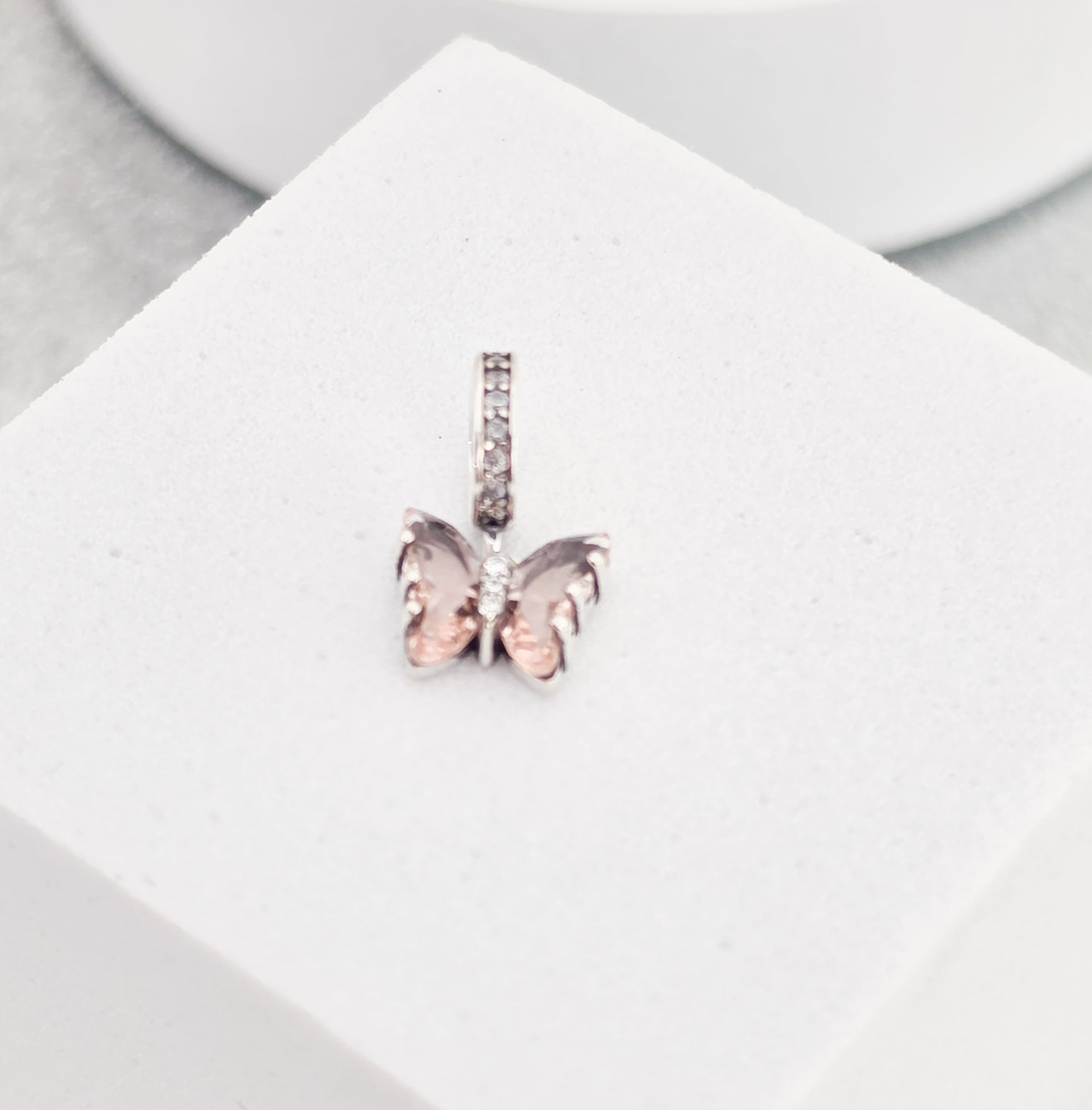 Charm Mariposa