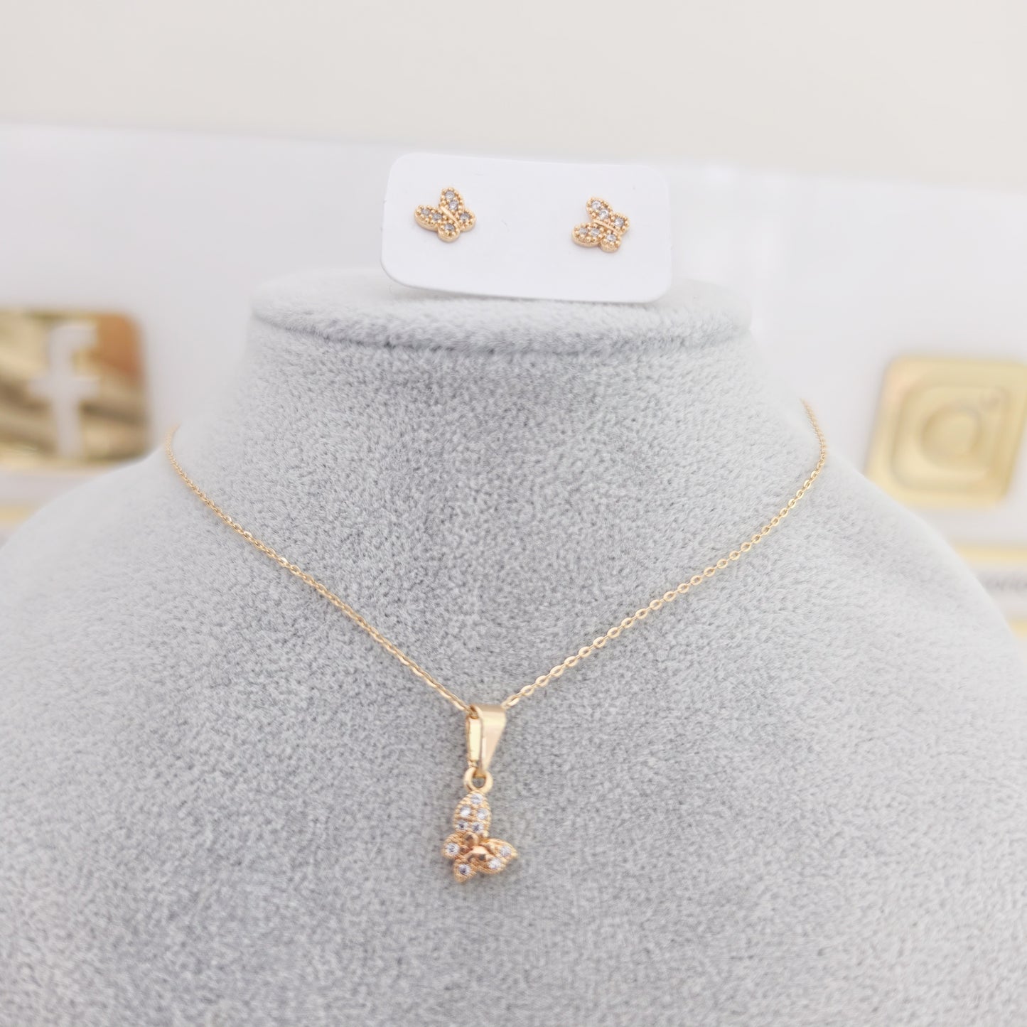 Juego mariposa oro laminado