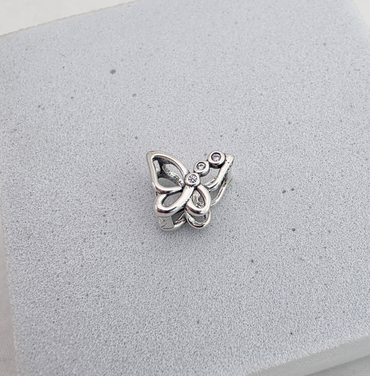 Charm mini mariposa