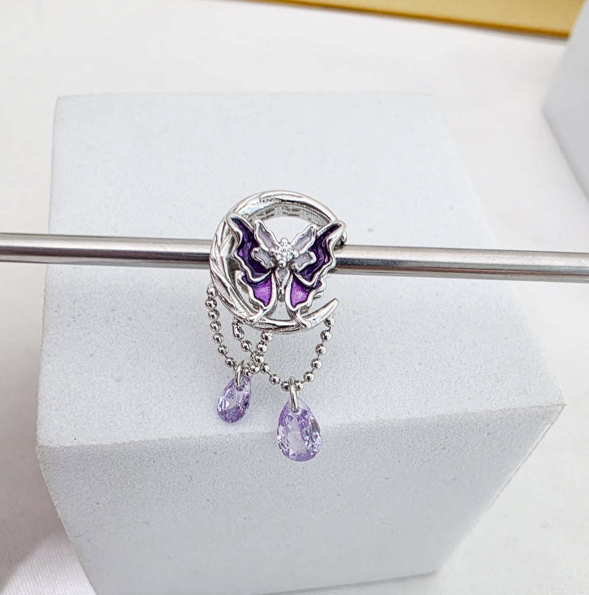 Charm mariposa