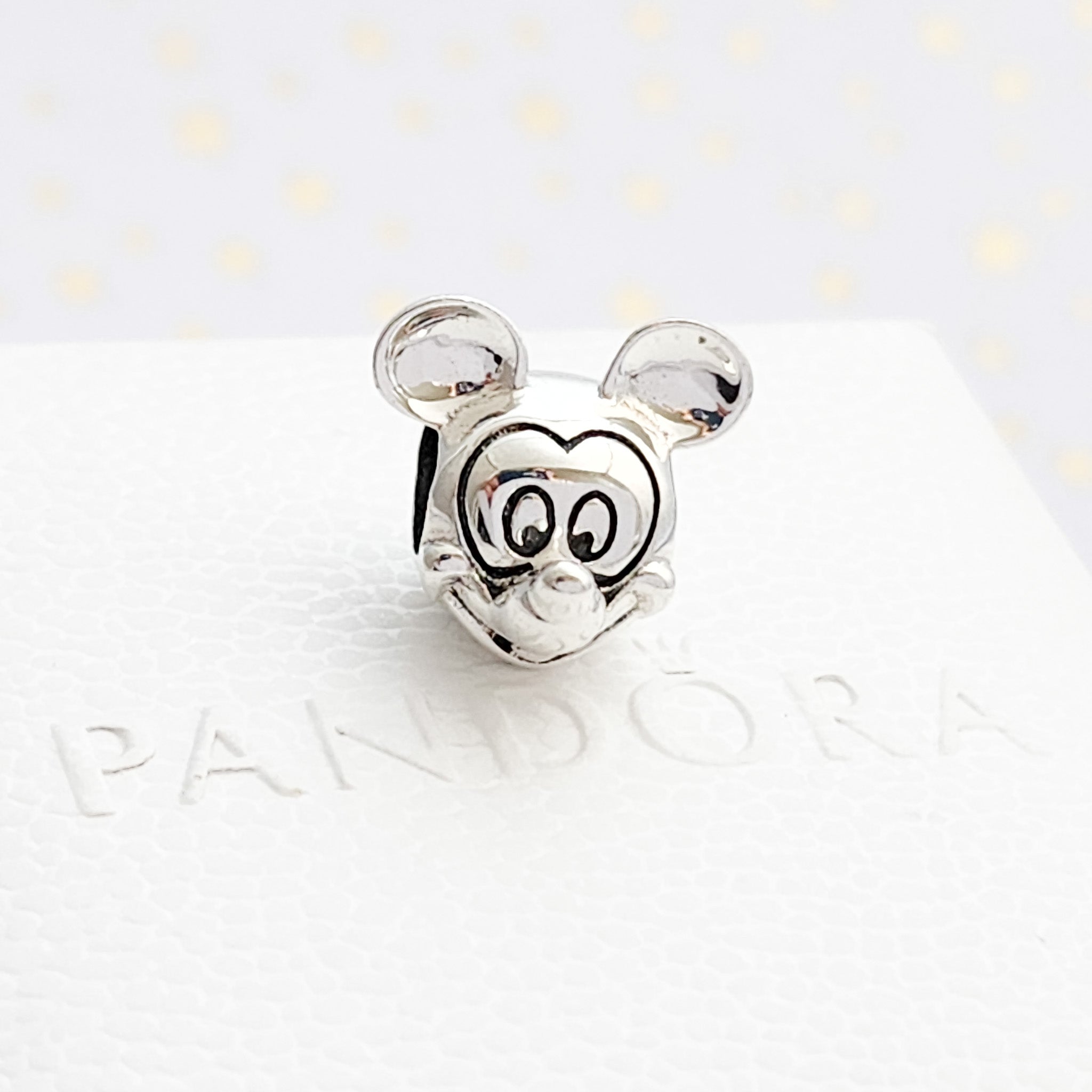 Charm Cara Mickey