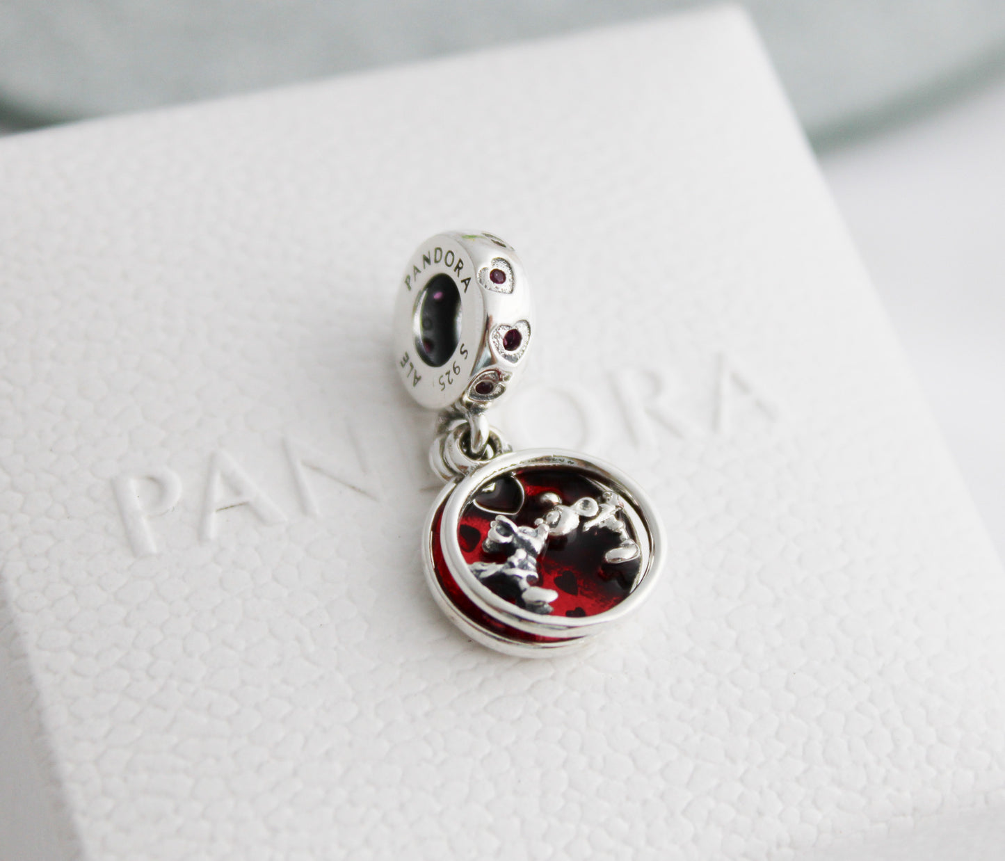 Charm Disney Beso