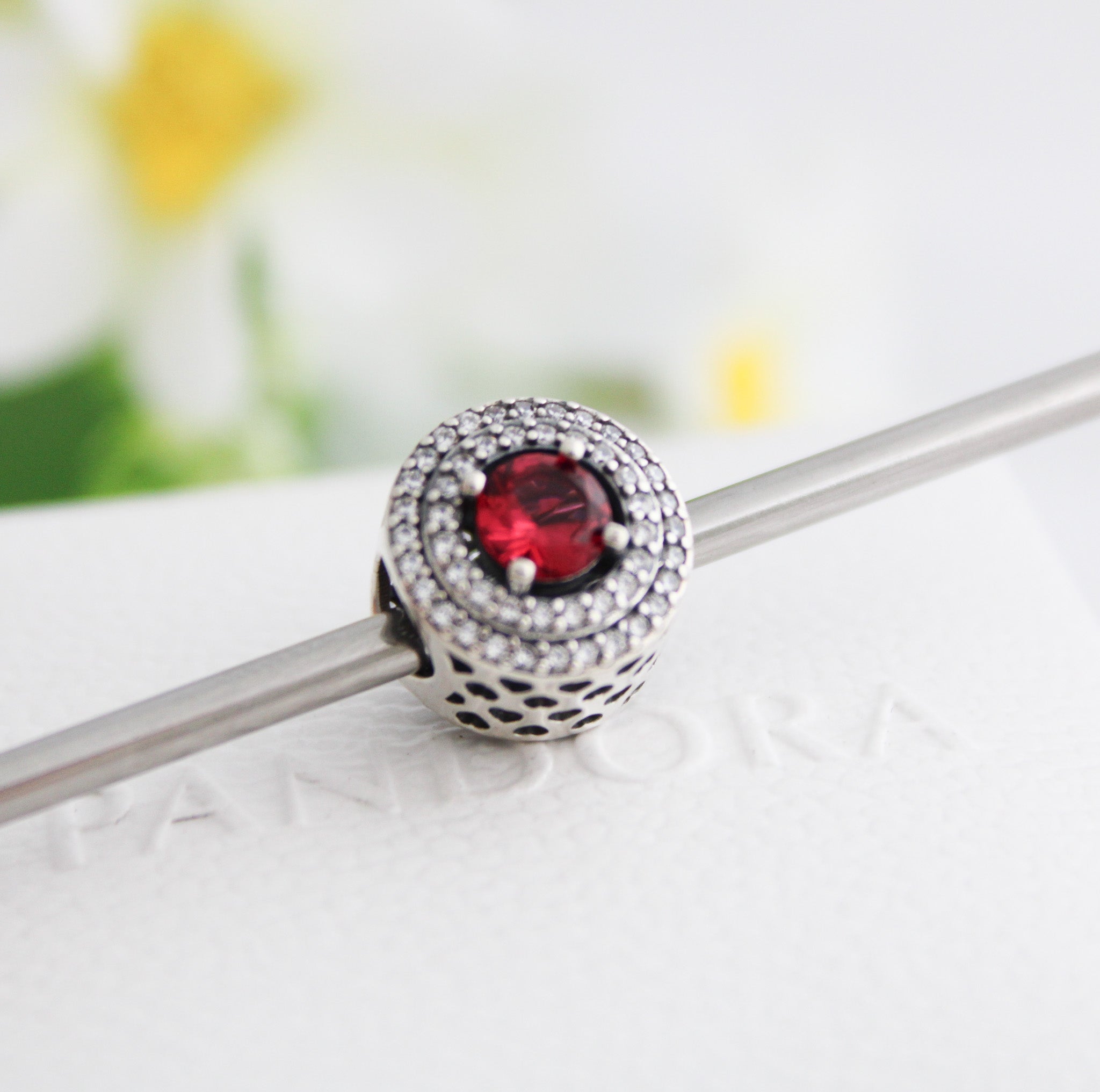 Charm cristal rojo