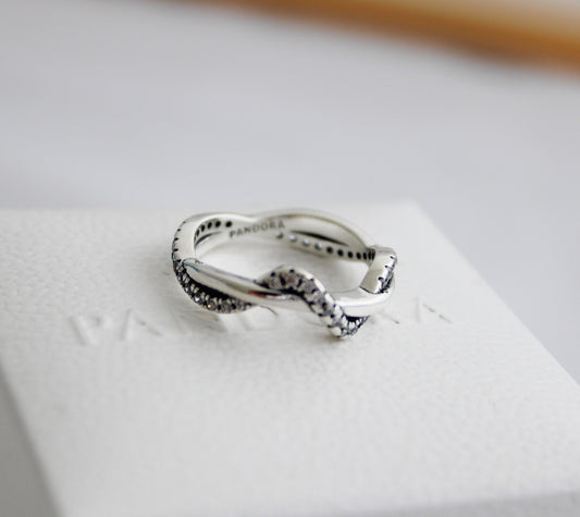 Anillo Entrelazado