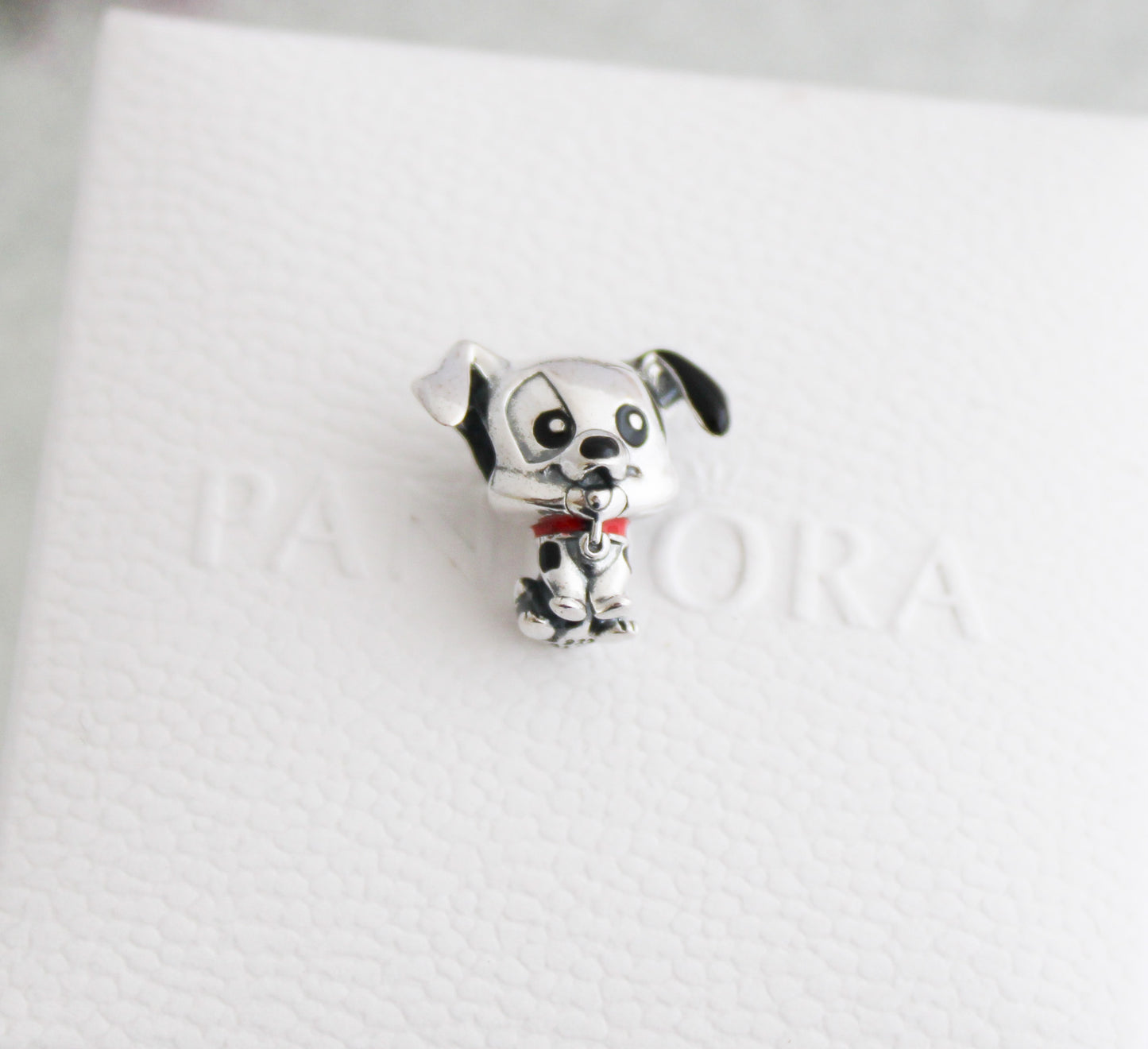 Charm Disney Perrito