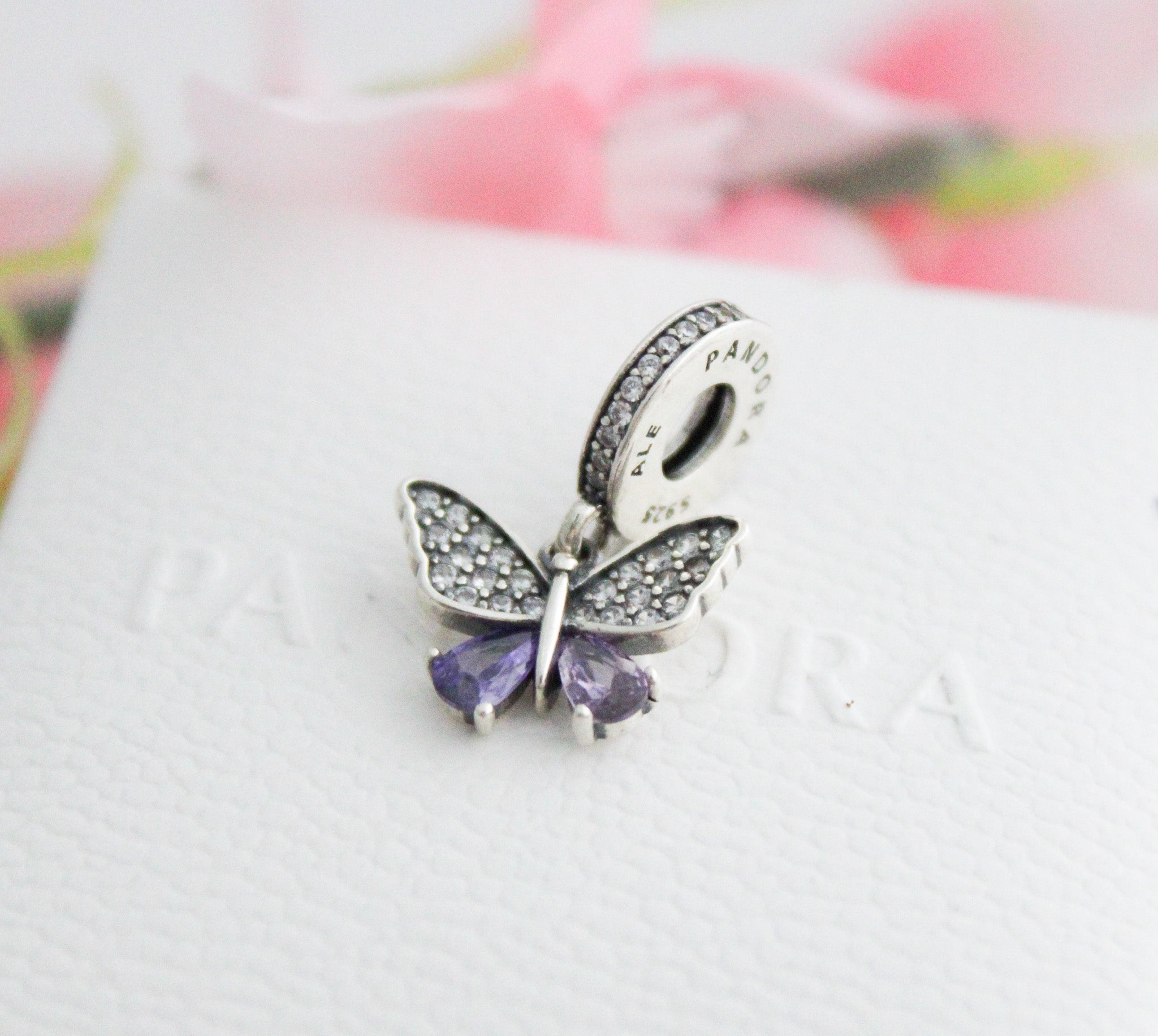 Charm Mariposa