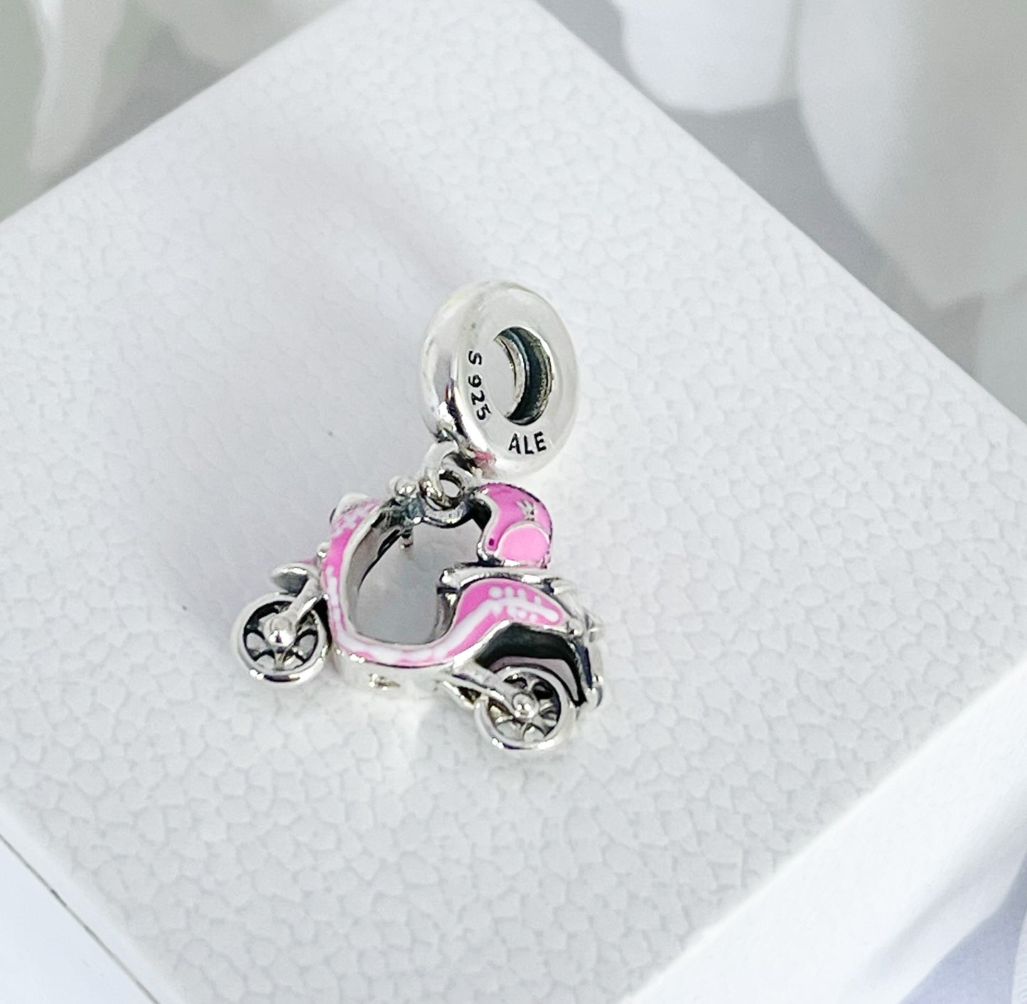 Charm Moto Colgante Rosa