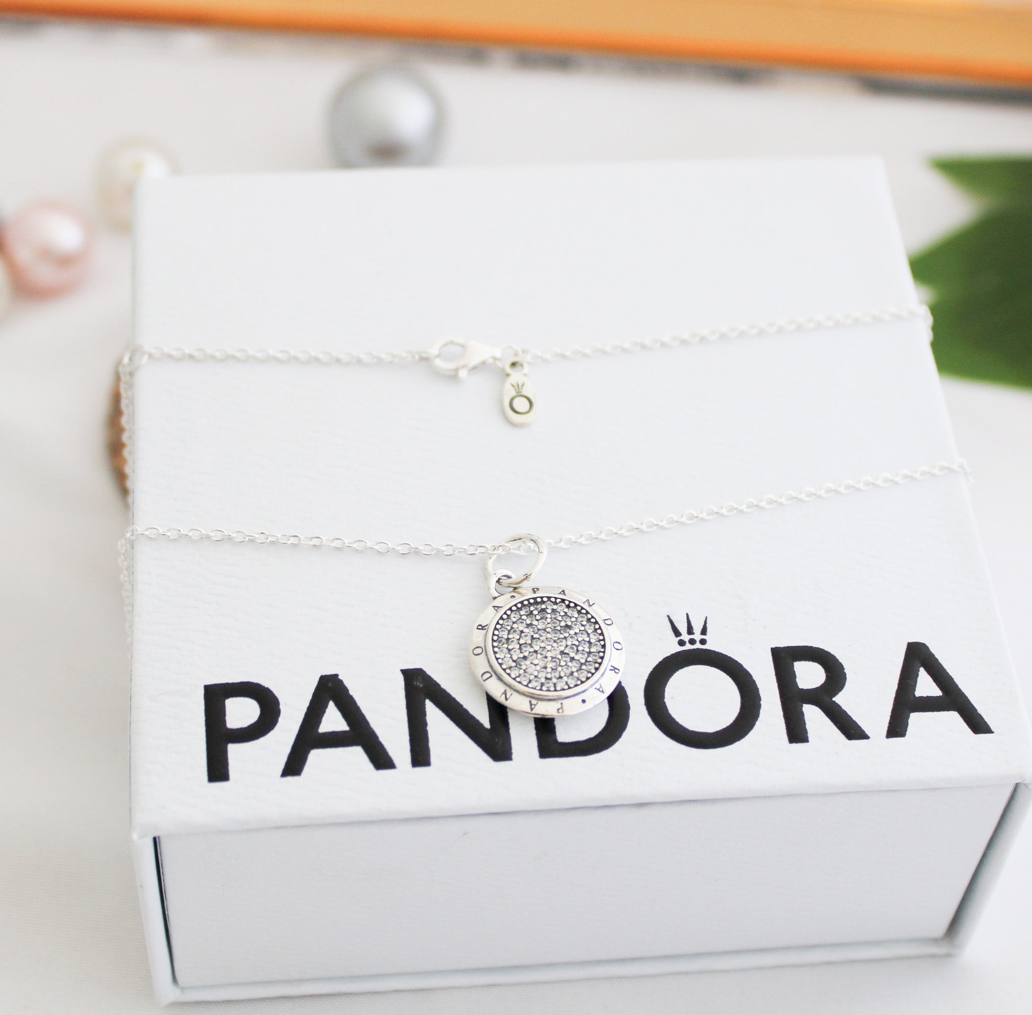 Collar Logo Pandora Redondo