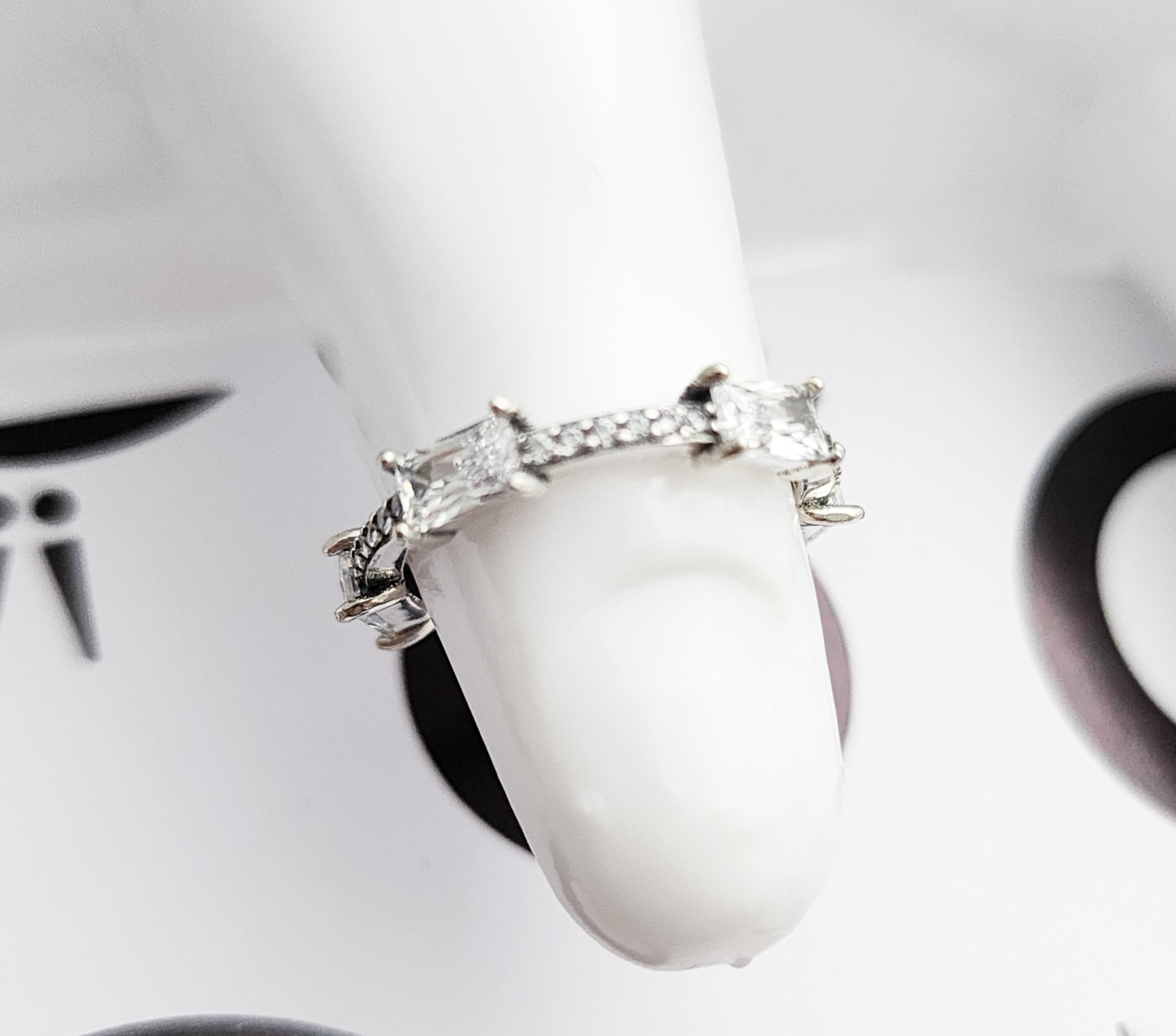 Anillo Halo Rectangular