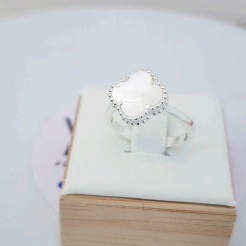 Anillo Trébol Blanco