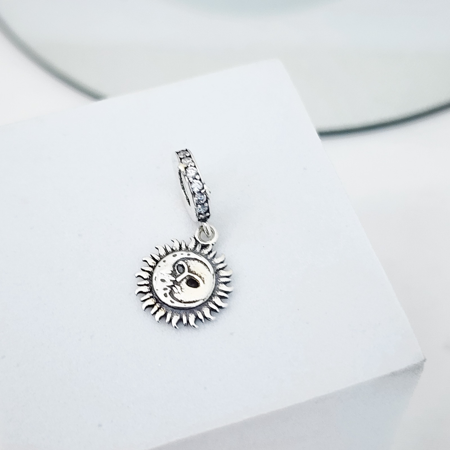 Charm Sol y Luna